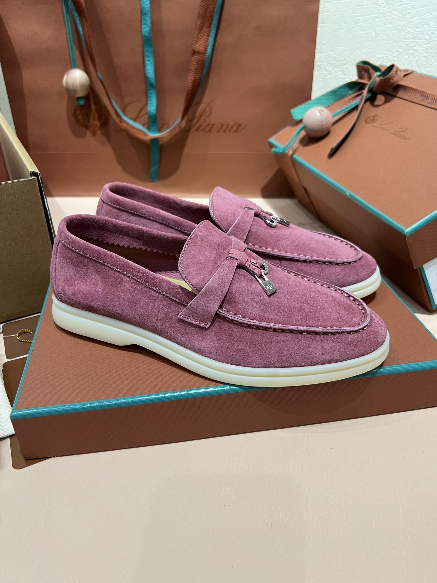 ua L**o p*ana summer charms walk loafers