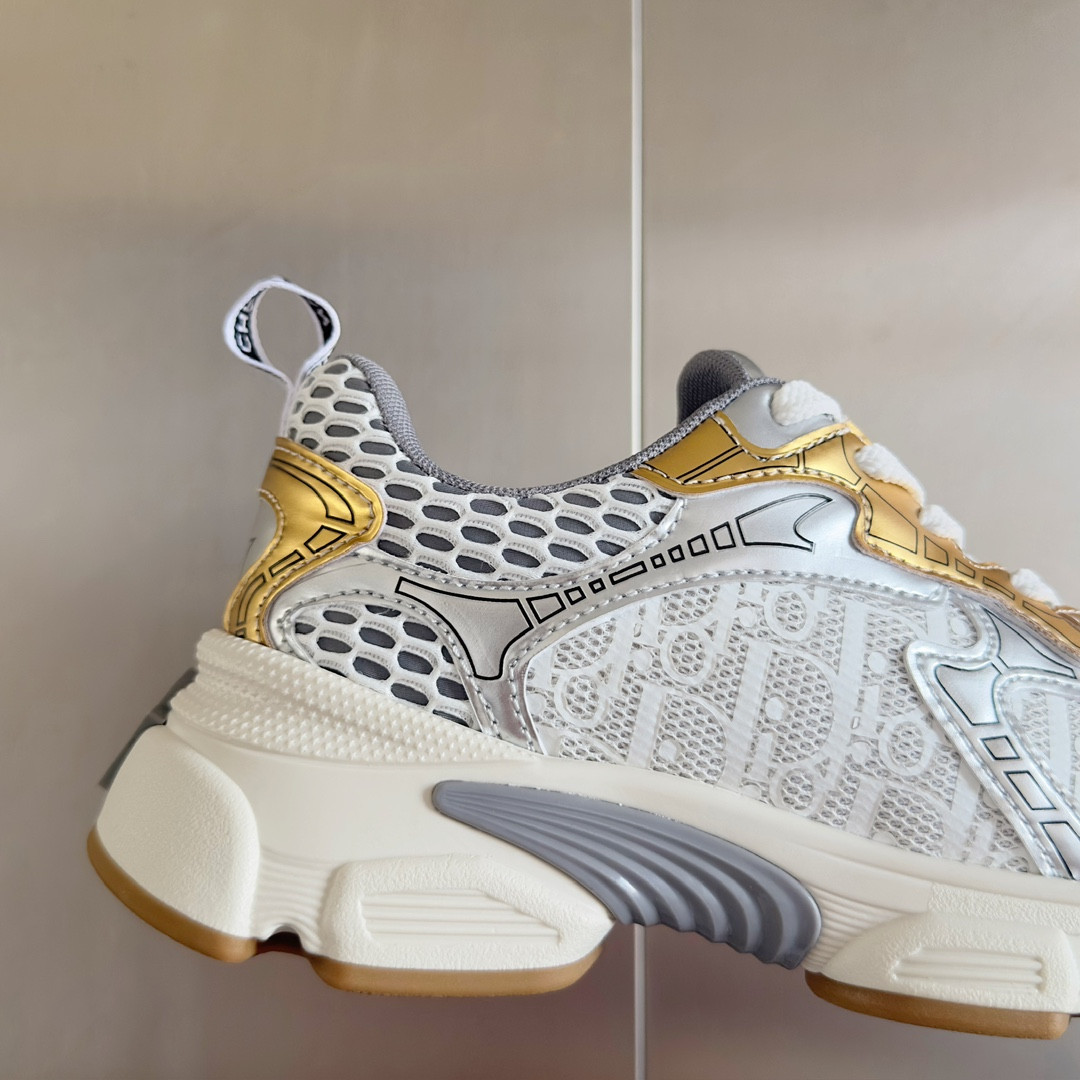 ua D*or vibe sneaker