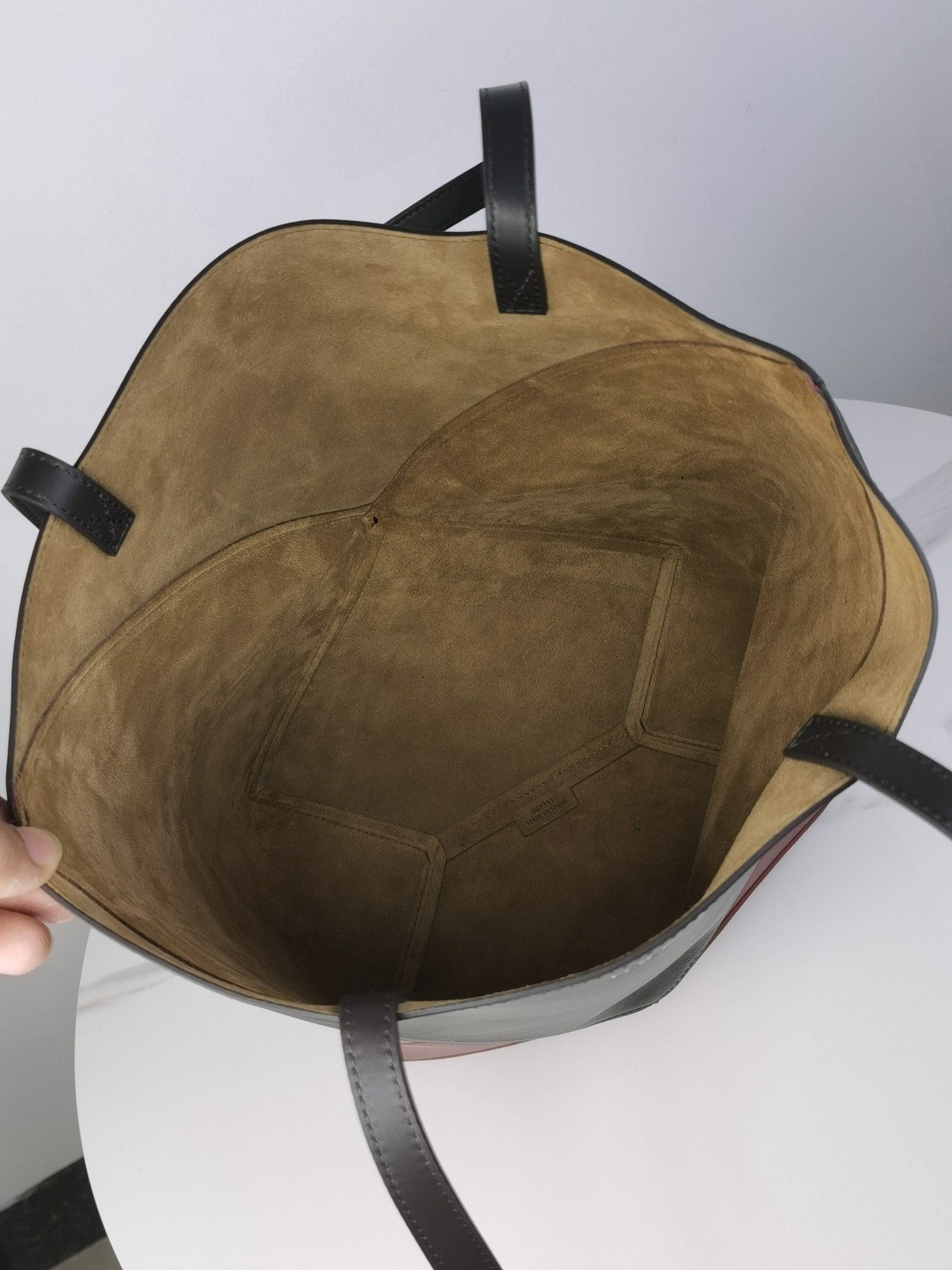 L0ew* medium puzzle fold tote in shiny calfskin 25.5x14.5x31.5cm