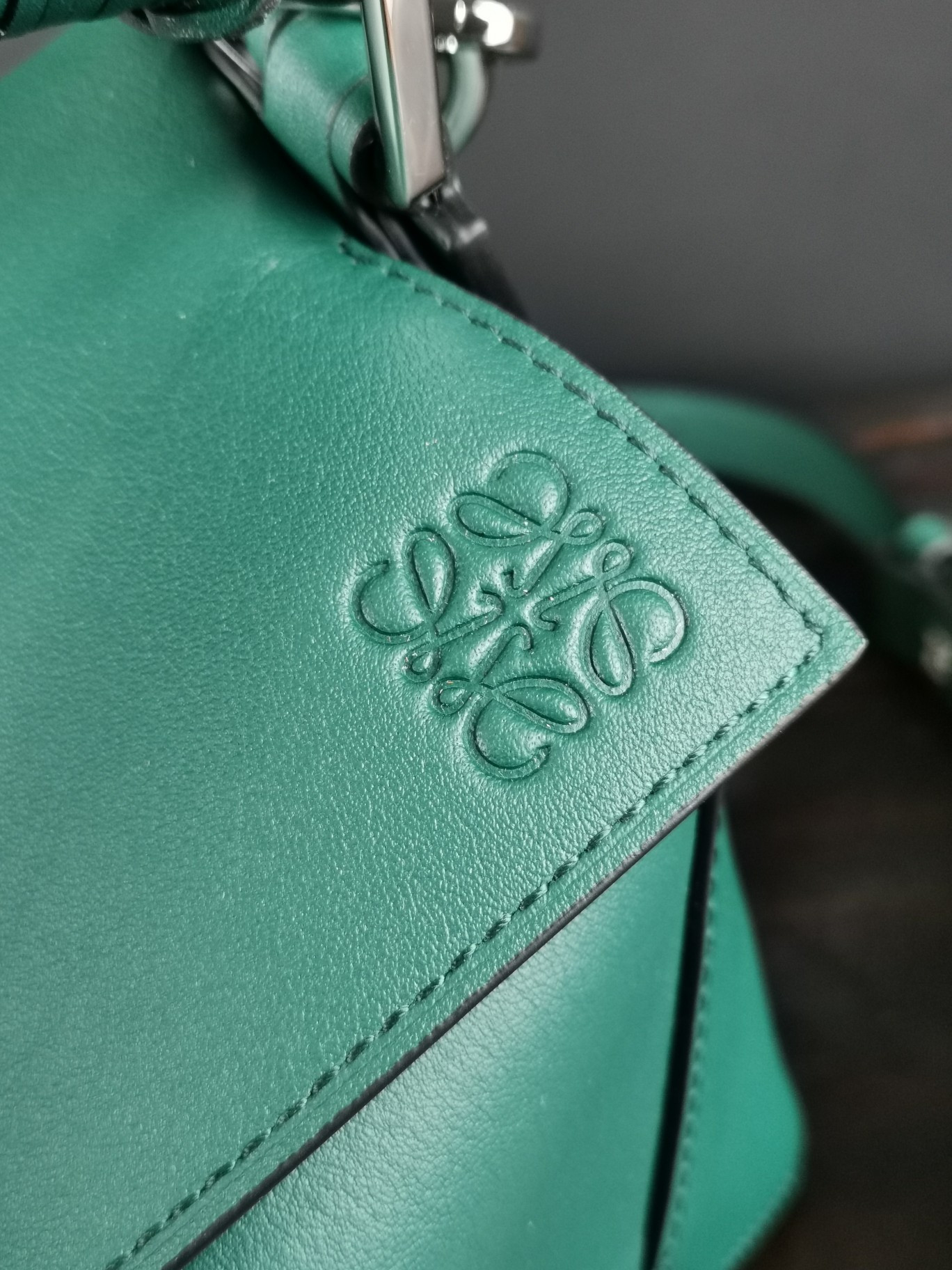 L0ew* small puzzle bag in classic calfskin 24x10.5x16.5cm