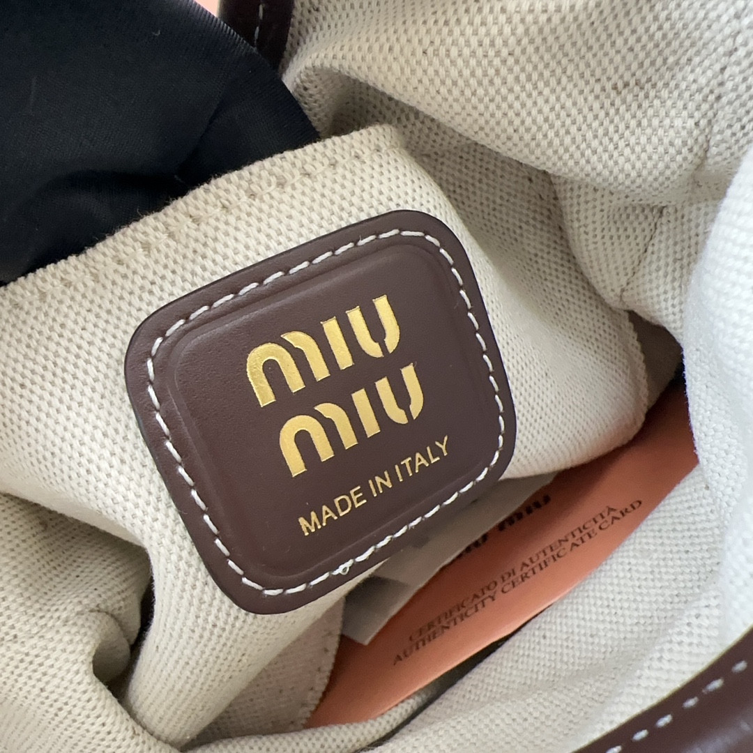 Miu Miu IVY leather handbag 20x 24 cm