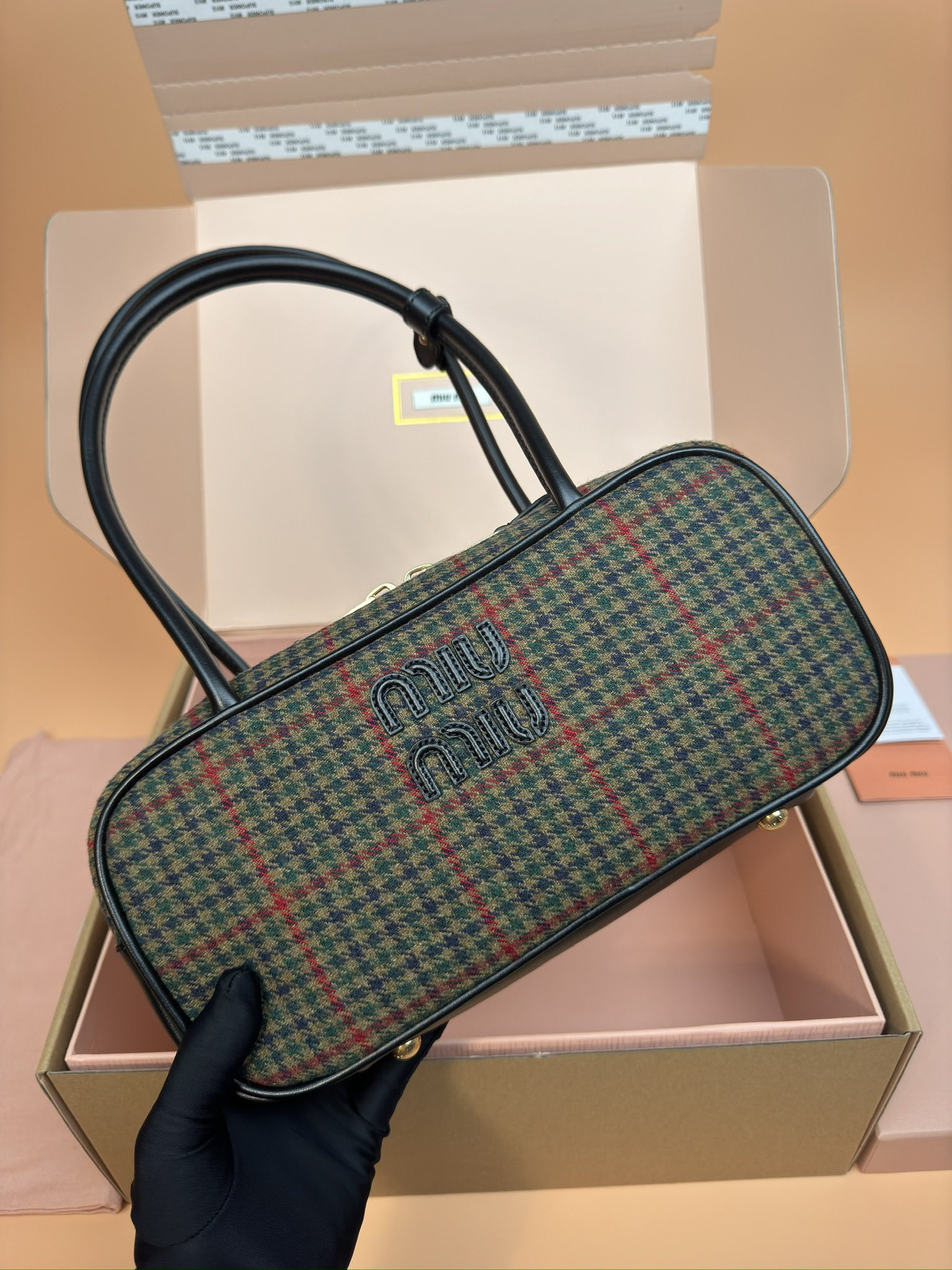 Miu Miu Leather Beau Bag 28×15×9cm