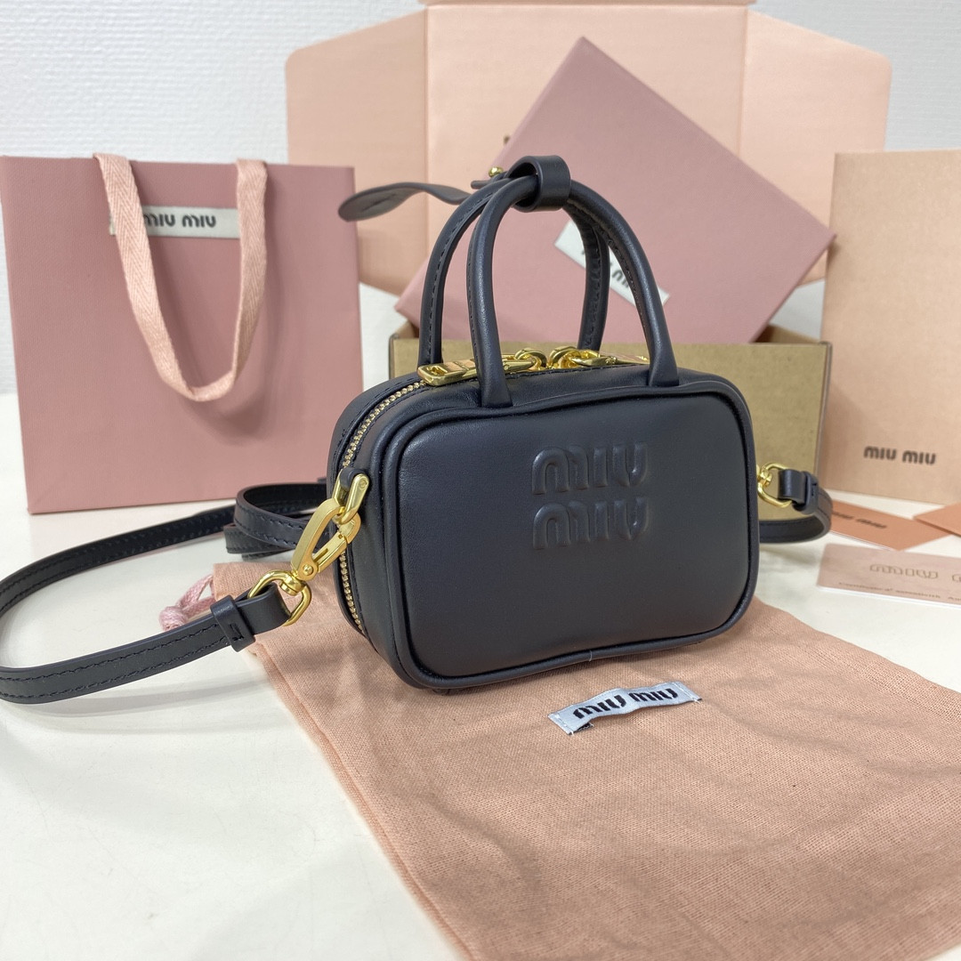 Miu Miu Leather micro bag 7x11x4cm