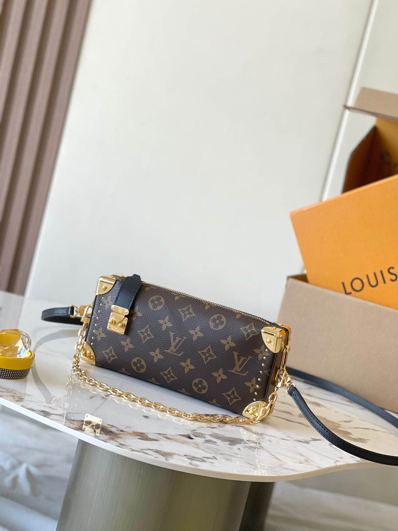 LV Slim Trunk M13147 12x4x23cm