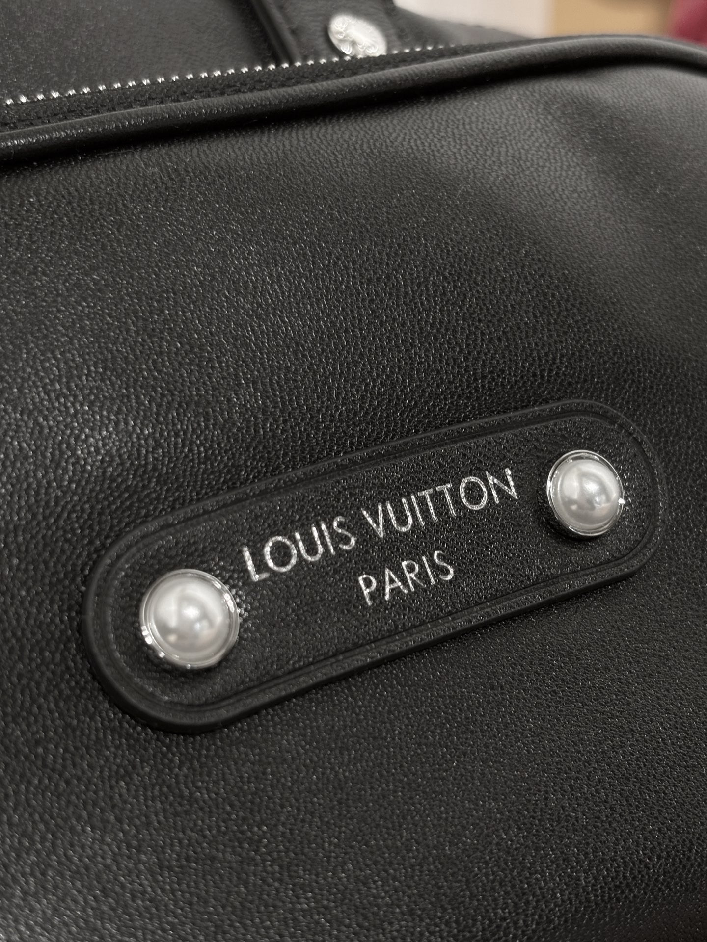 LV KEEPALL CARGO BANDOULIÈRE 25 M13988 25x15x11cm