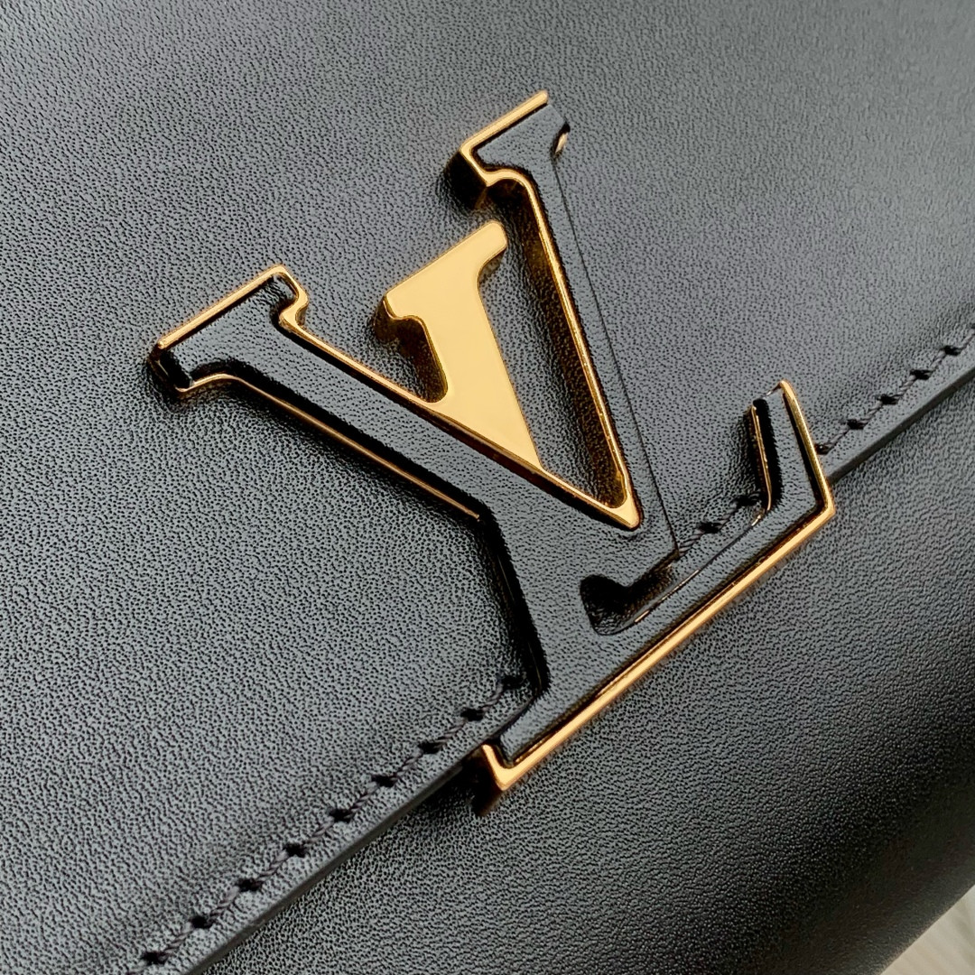 LV Wallet on Chain Capucines M12143 23 x 12 x 4 cm