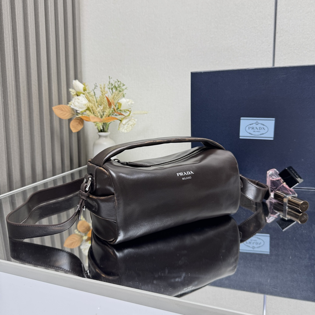 Pra*a nappa leather shoulder bag 24x11x11cm