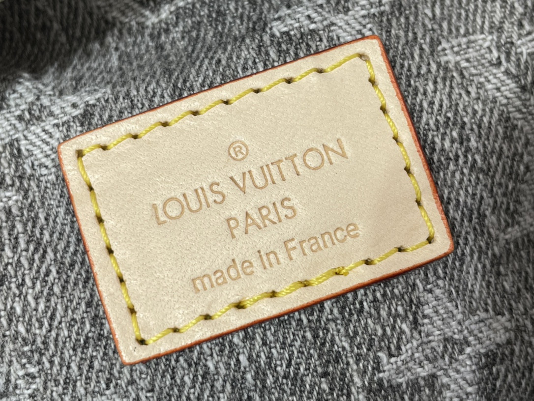 LV Coussin Hobo MM M13390 38x33x10cm