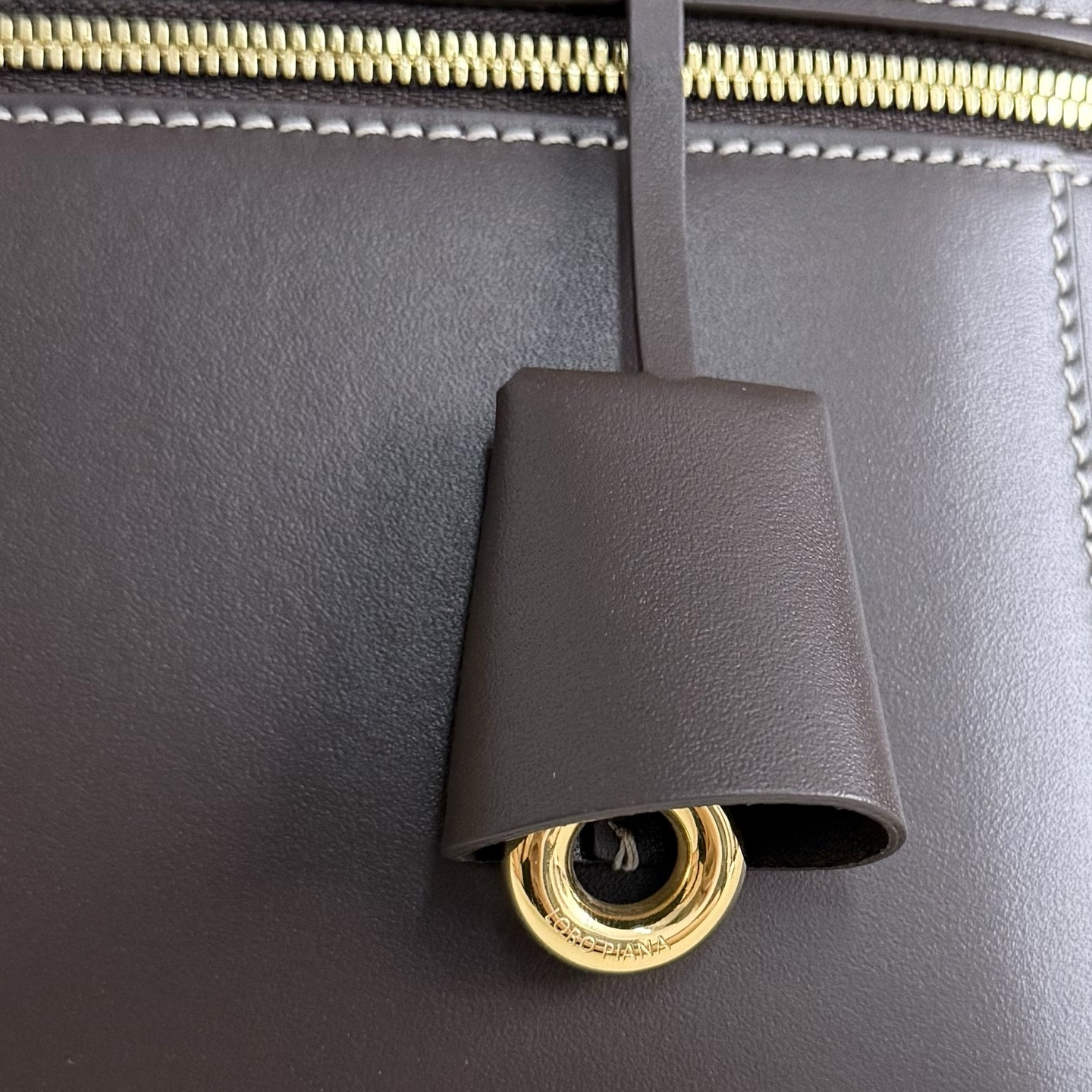 L**o p*ana extra pocket l27 calfskin 16x27x10cm