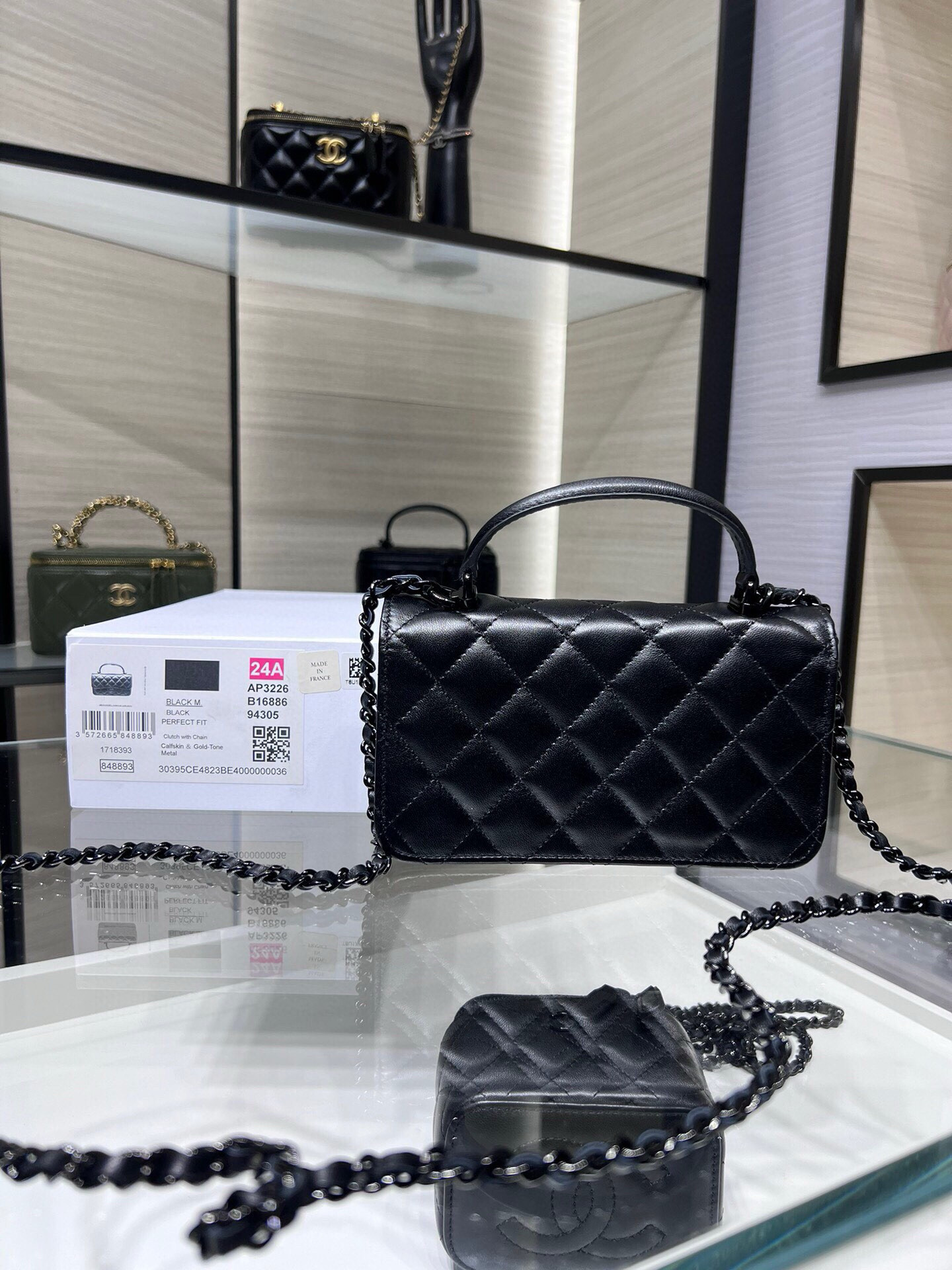 CHANEL Classic Handbag With Top Handle 17x9x3cm