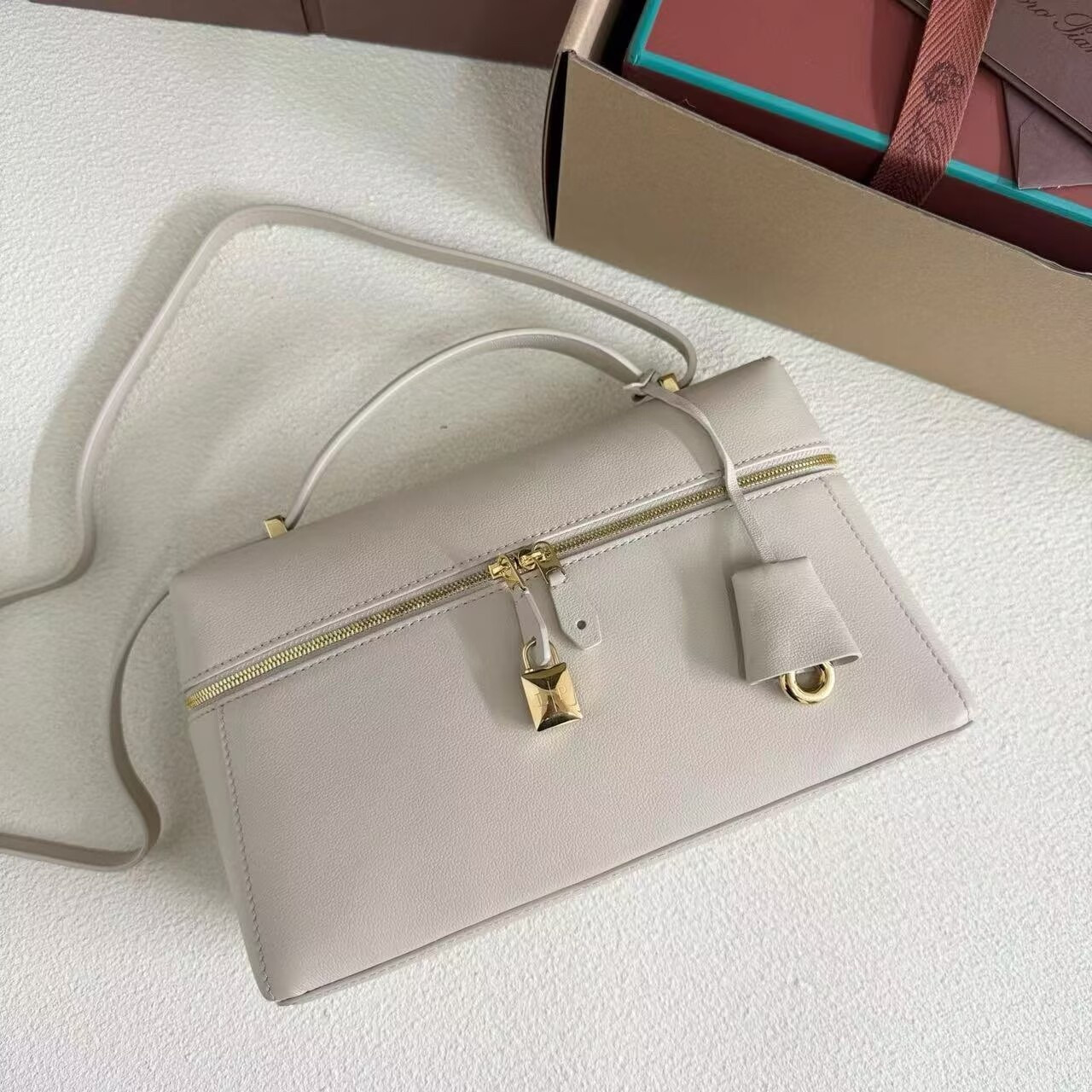 Loro Piana Extra Pocket L27 16x27x10cm