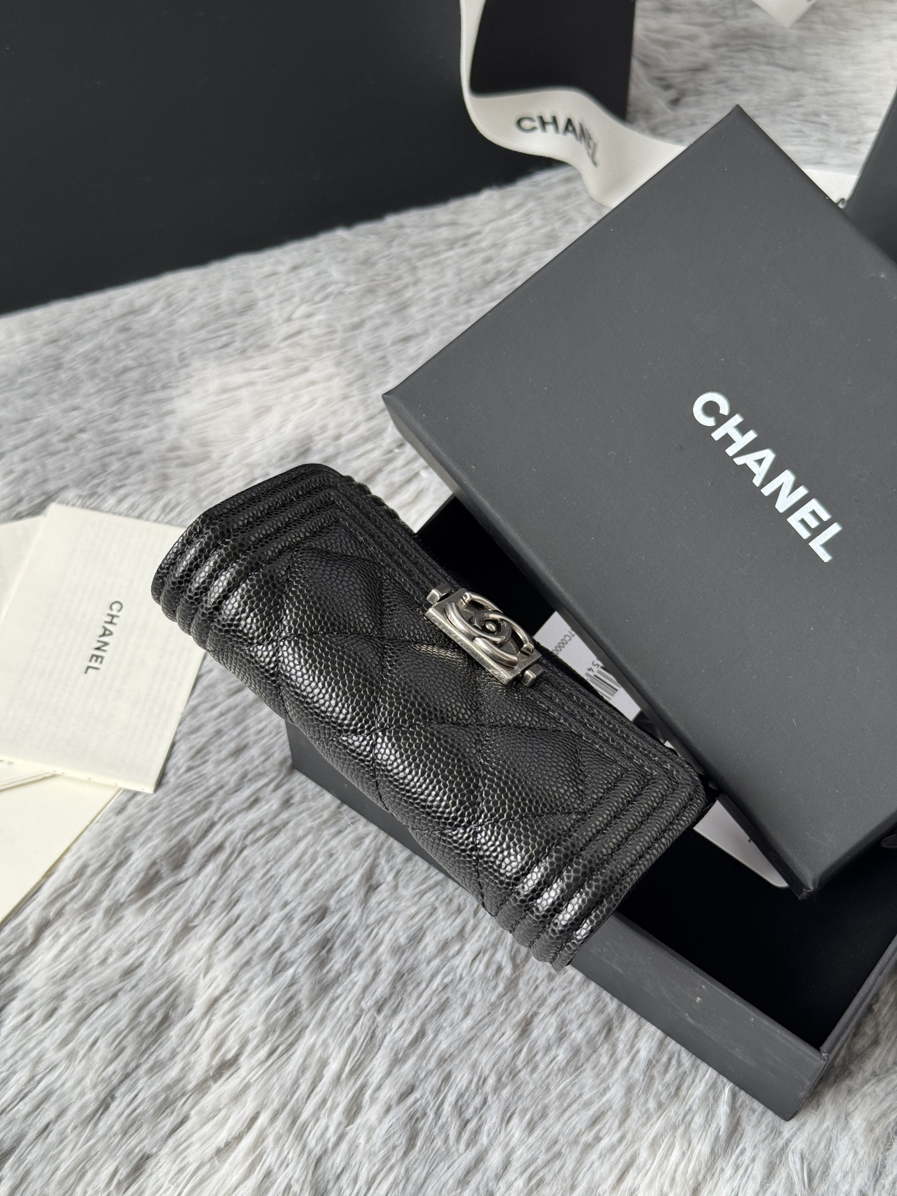 Chanel BOY CHANEL Flap Card Holder A80603 7.5x11.3x2.1cm