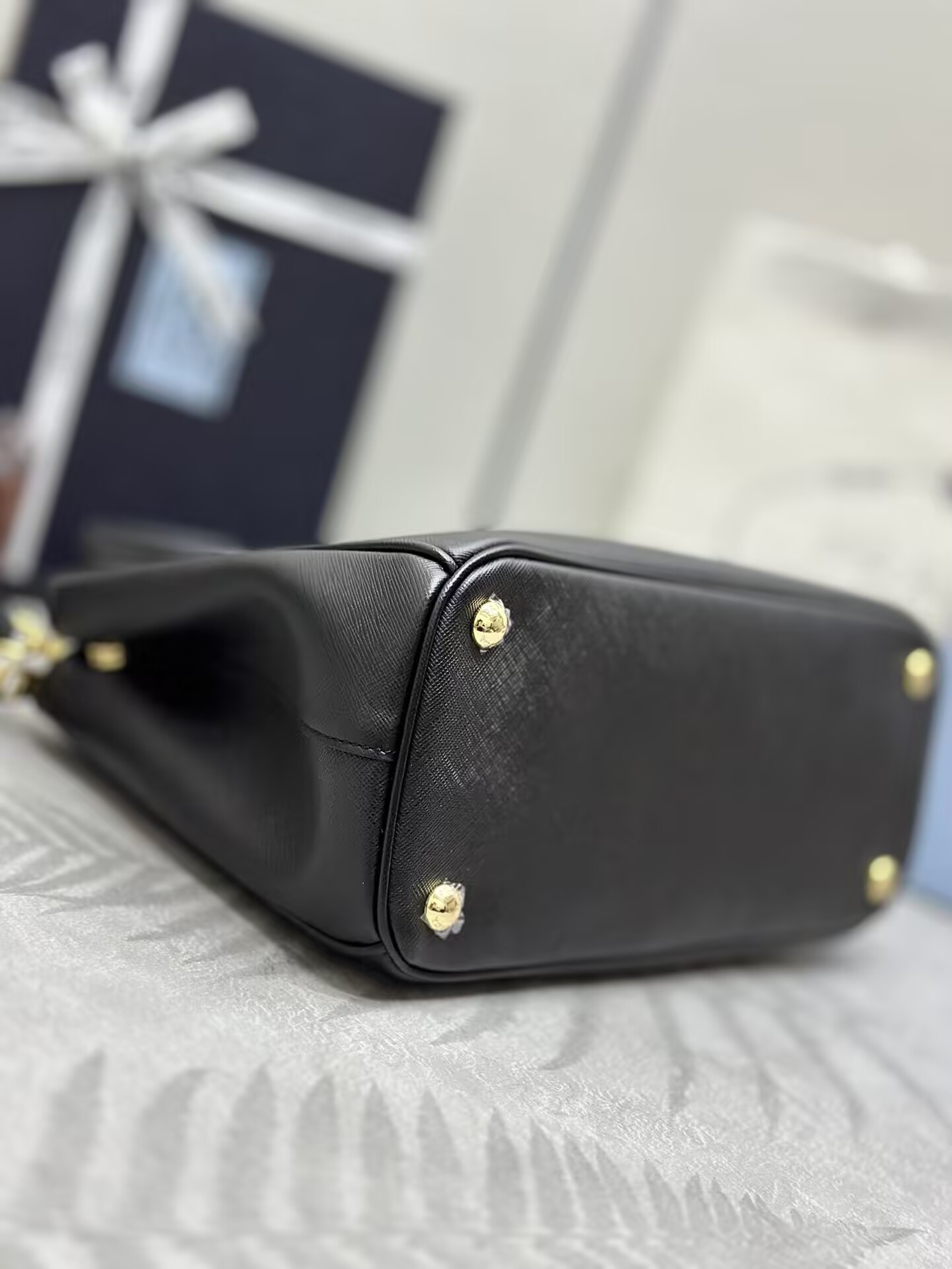 Prada Galleria medium Saffiano Leather Bag 28x20x12cm