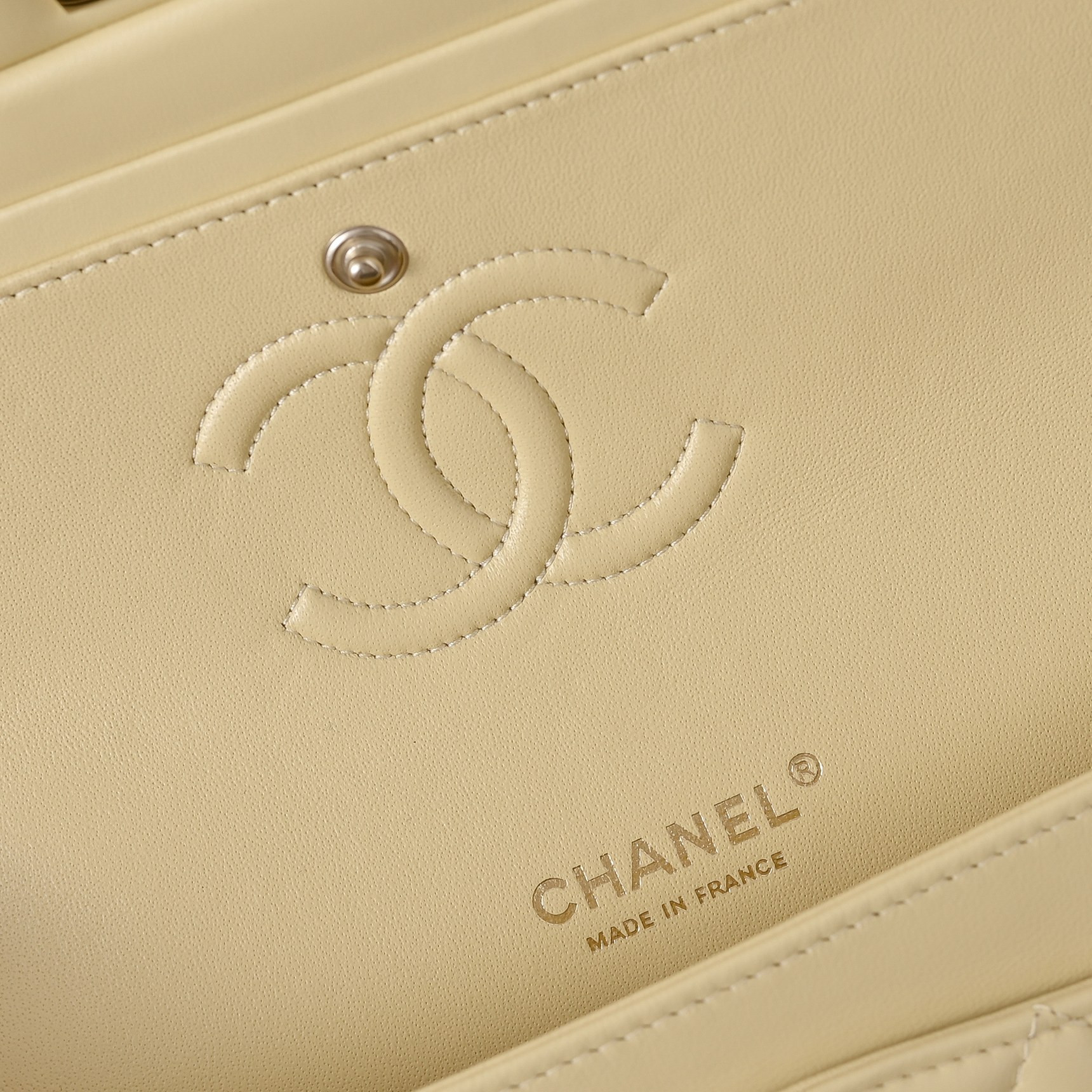 Chanel Classic Flap Handbag CF A01113 23x14.5x6cm