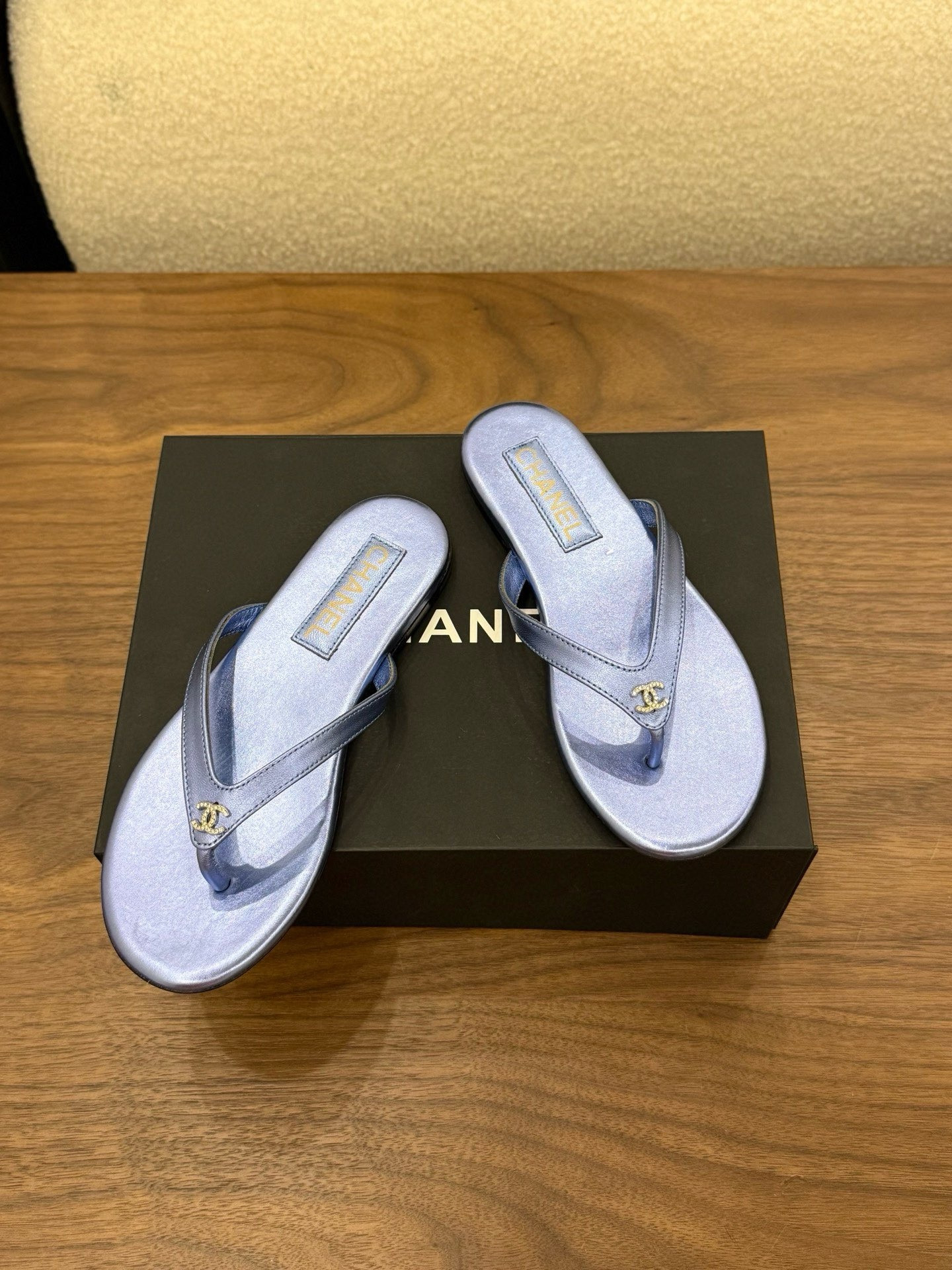 UA Chanel Slides