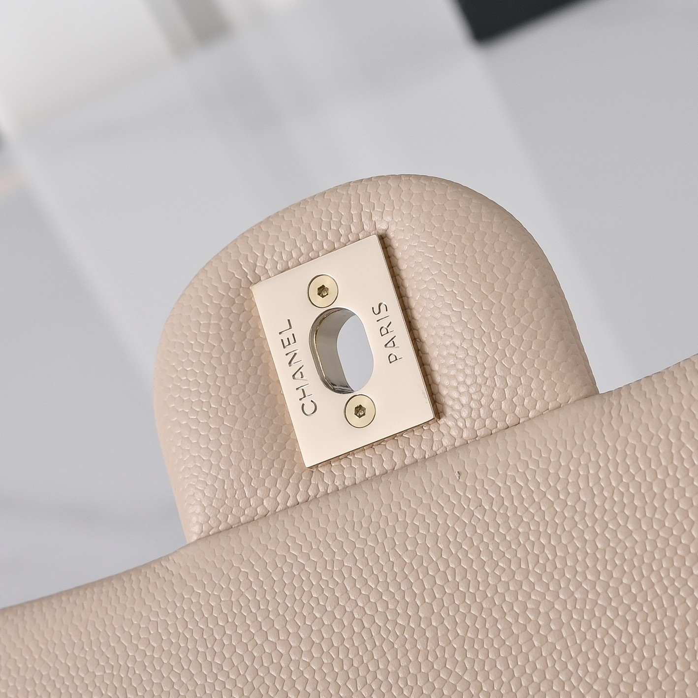 Chanel Classic Flap handbag Milky tea with light gold hardware and caviar leather A01113 23x14.5x6cm