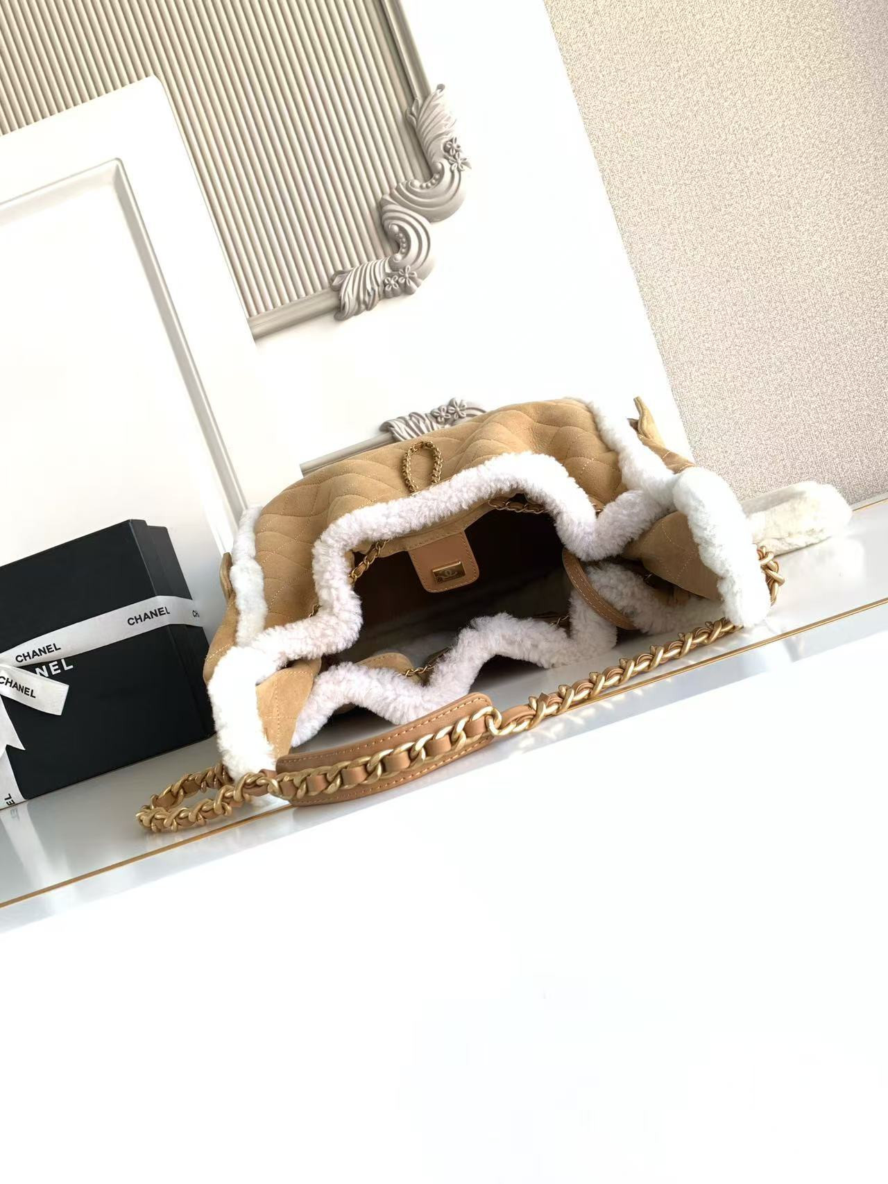 CHANEL 25C Bucket BAG 40x30x15cm