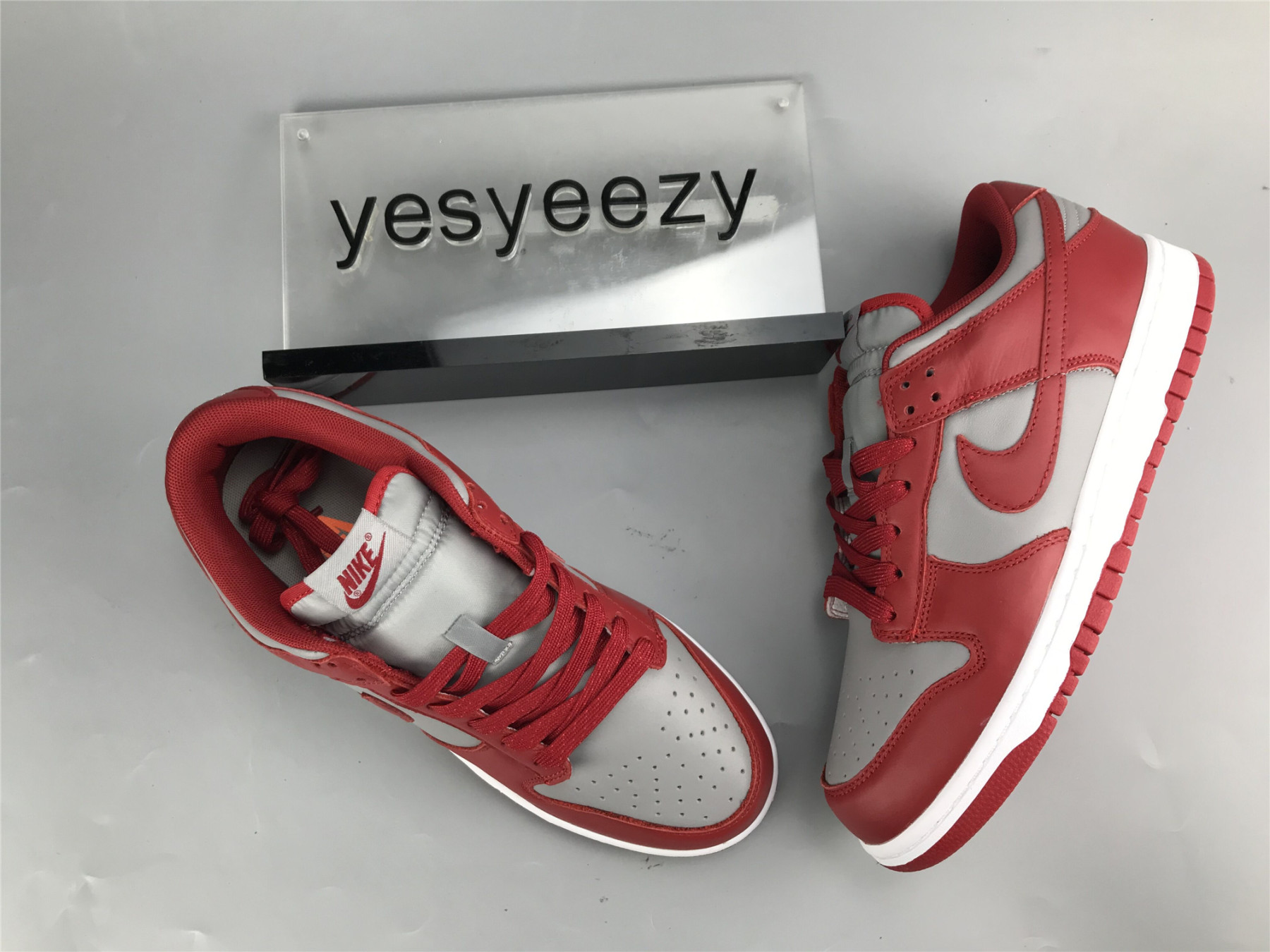 UA NIKE DUNK LOW SP