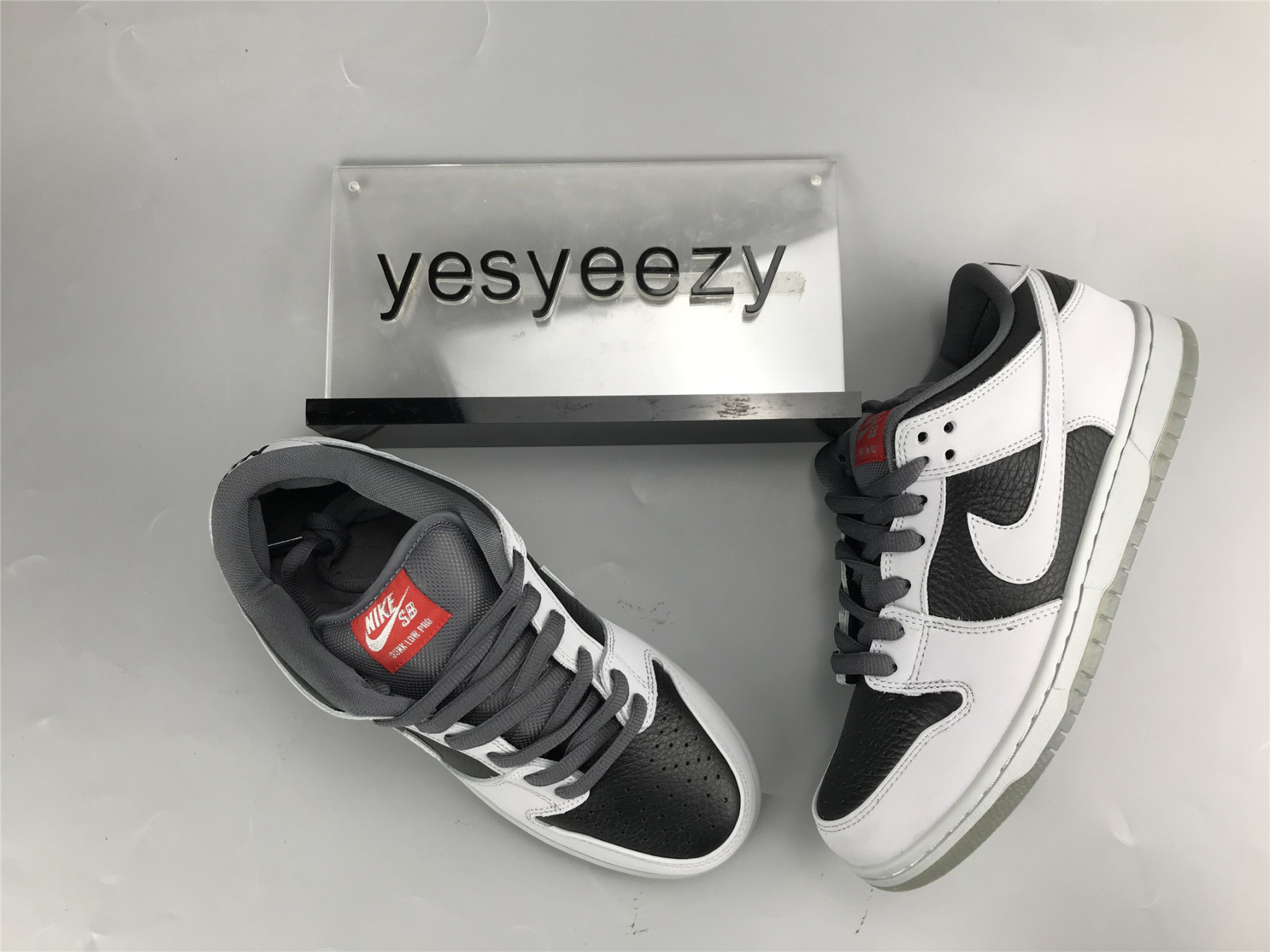 ua nike atlas x dunk low preM1vm sb