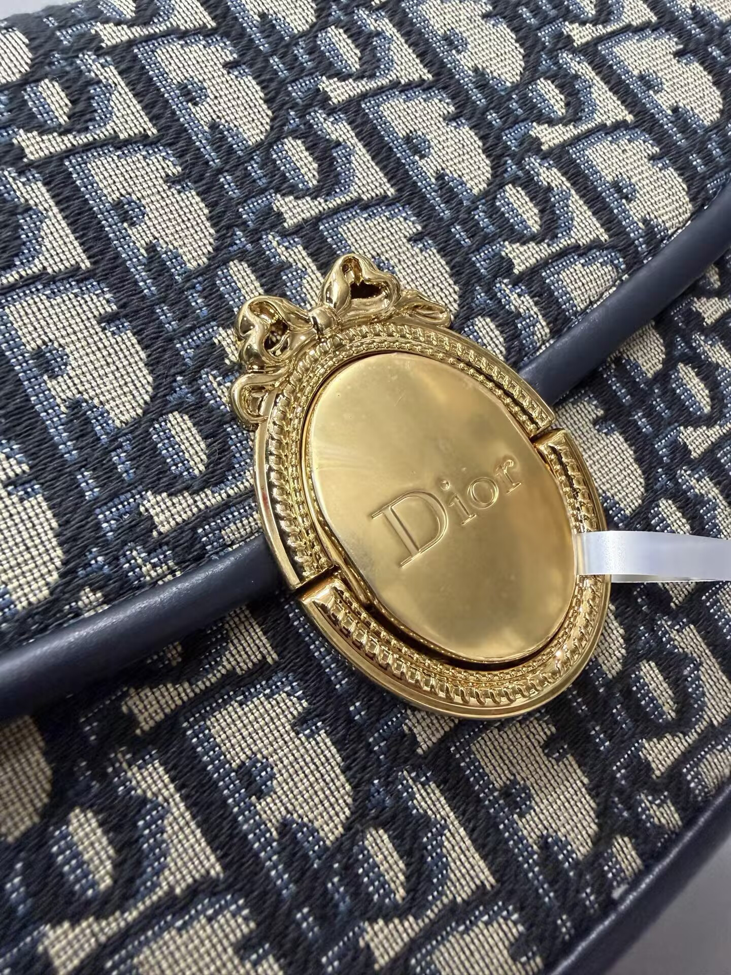 Dior Médaillon Flap Bag 22x13x9.5cm