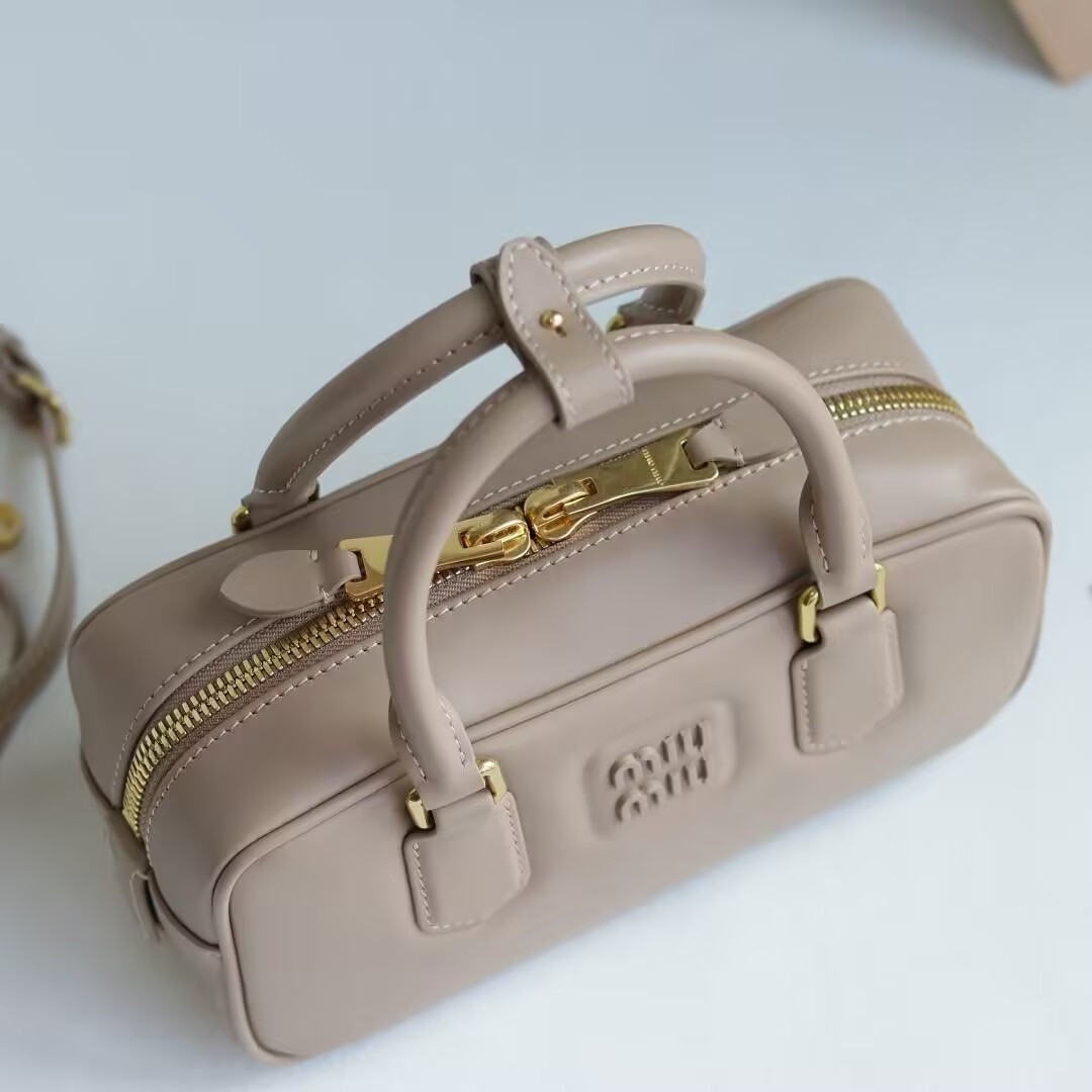 MIU MIU Arcadie leather bag 10.5x22x7.5cm