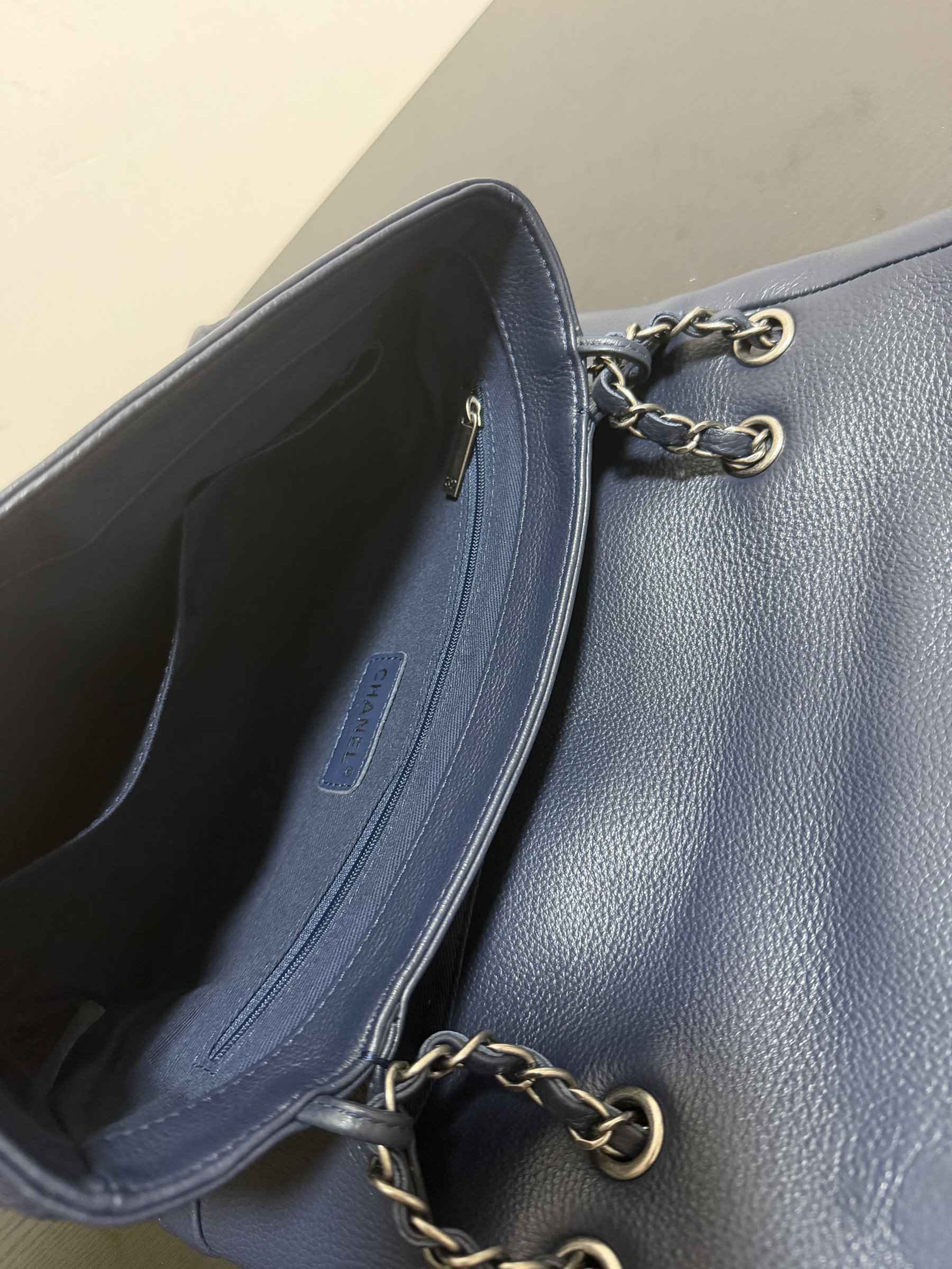 Chanel Hampton Flap Handbag AS7095 32x19x7.5cm