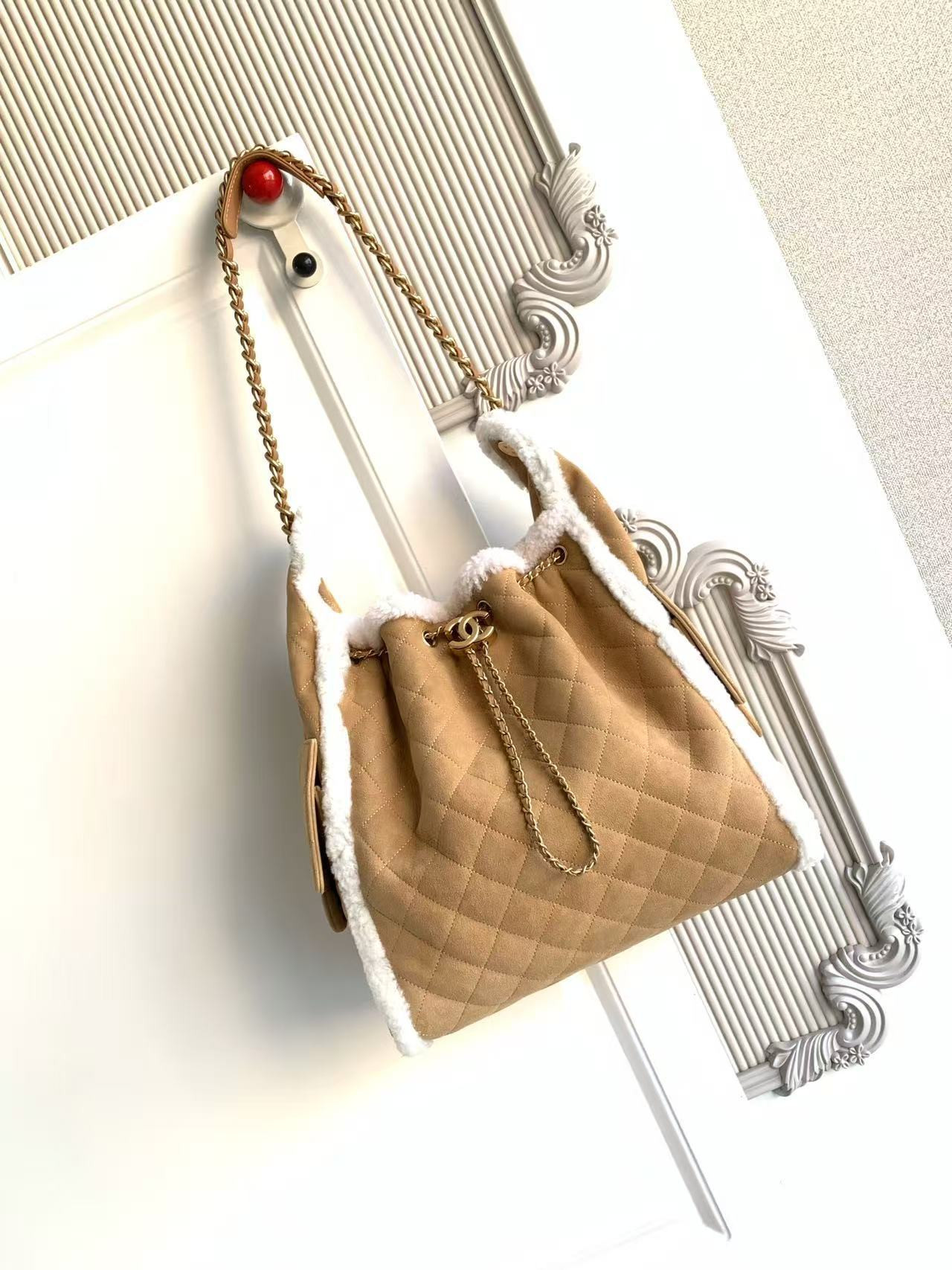 CHANEL 25C Bucket BAG 40x30x15cm