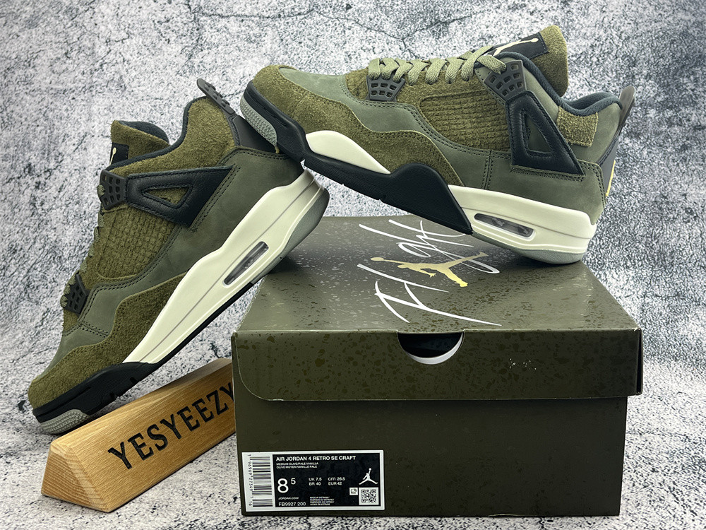 UA AIR JORDAN 4 RETRO SE 