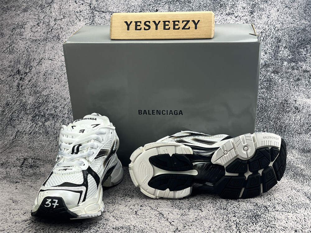UA Balenciaga Runner Sneaker