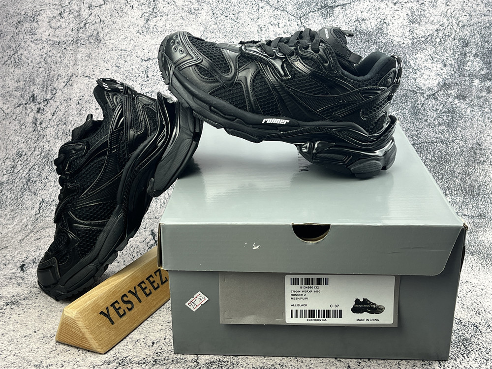 UA Balenciaga Runner Sneaker