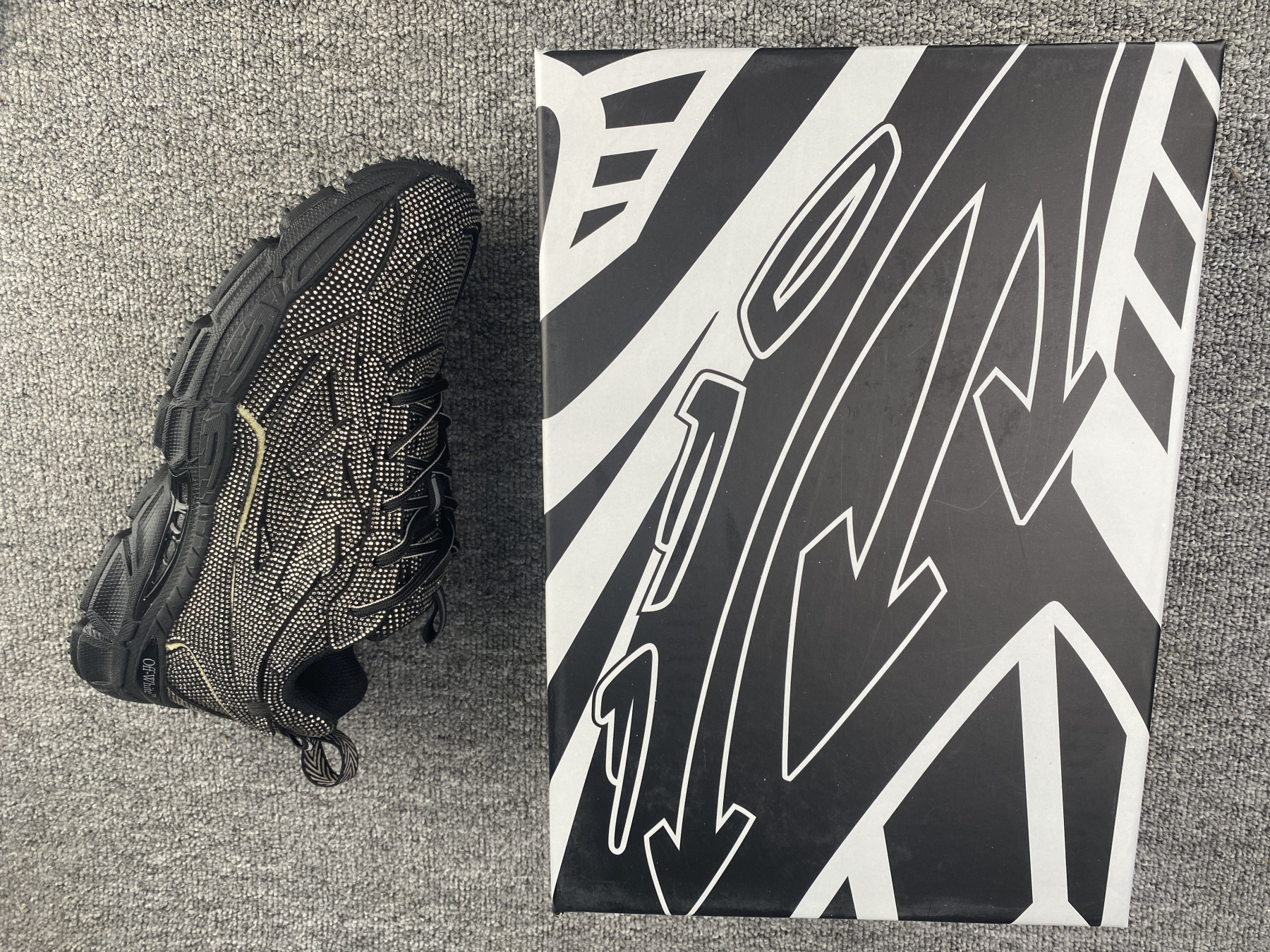 UA Off-White "BE RIGHT BACK"