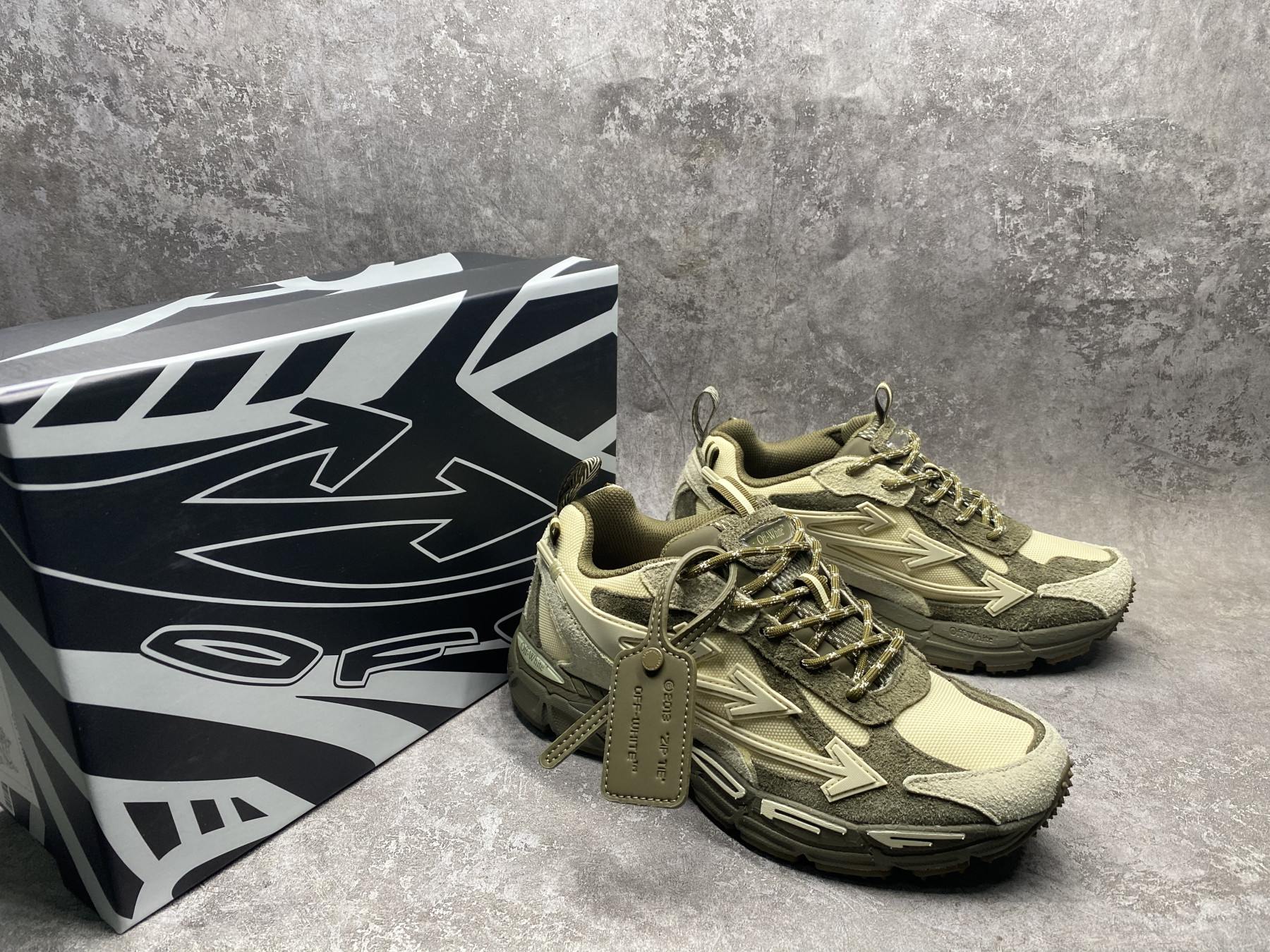 UA Off-White "BE RIGHT BACK"