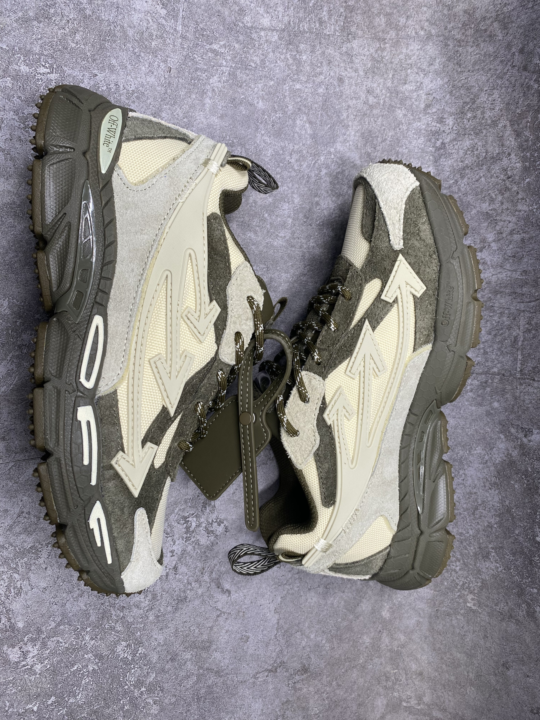 UA Off-White "BE RIGHT BACK"