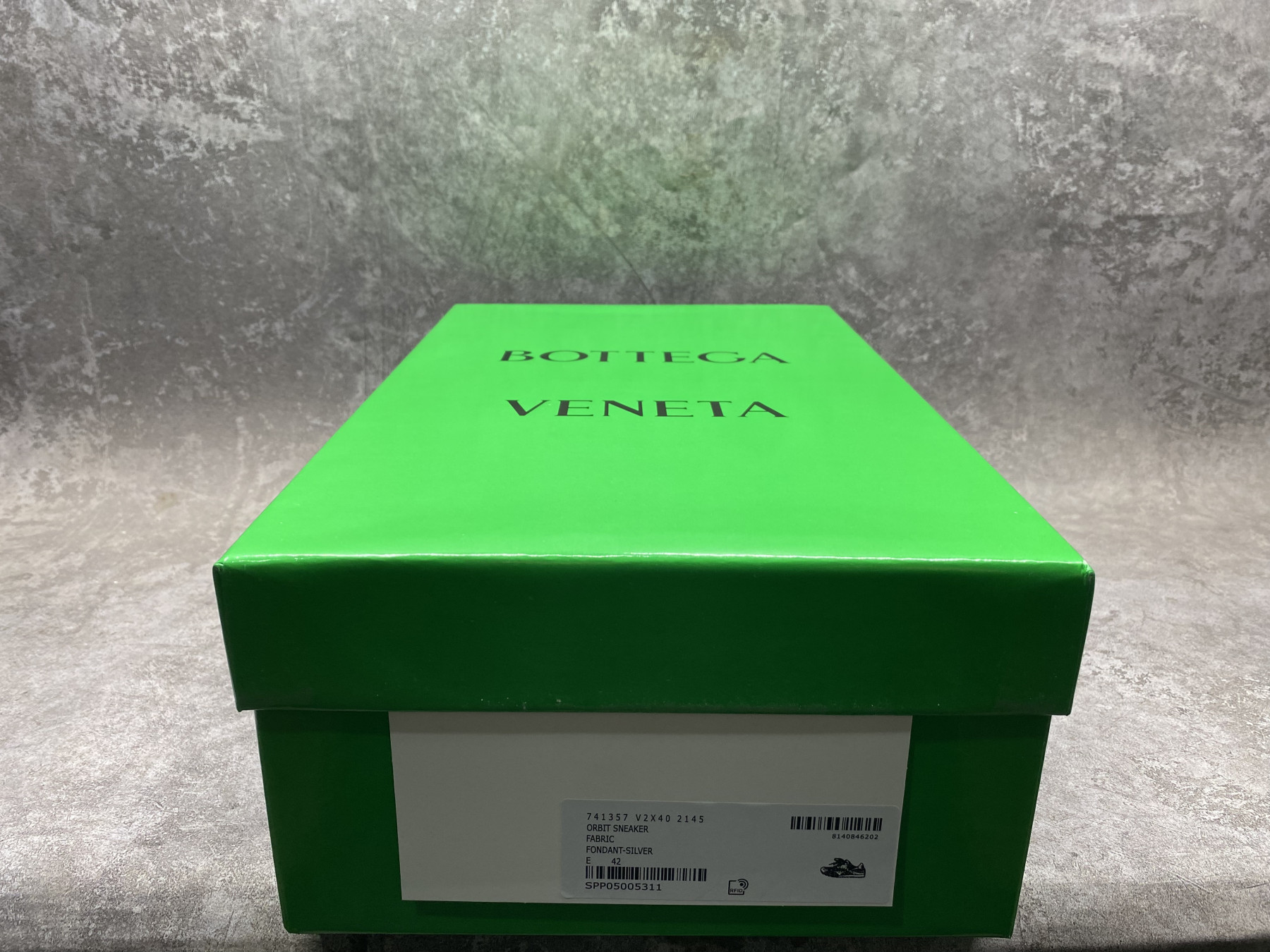 ua b0tt*ga Ven*ta orbit sneaker