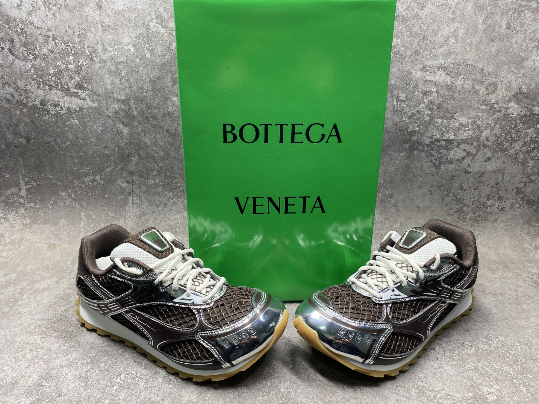 ua b0tt*ga Ven*ta orbit sneaker