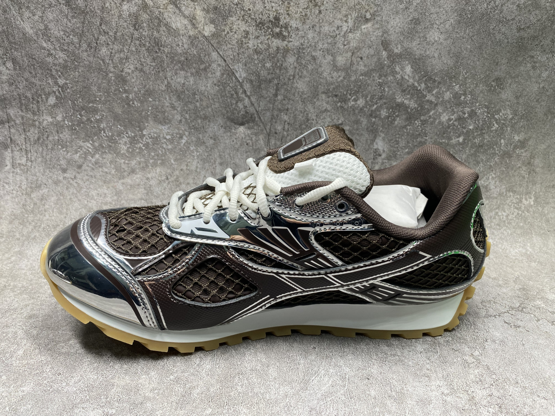 ua b0tt*ga Ven*ta orbit sneaker