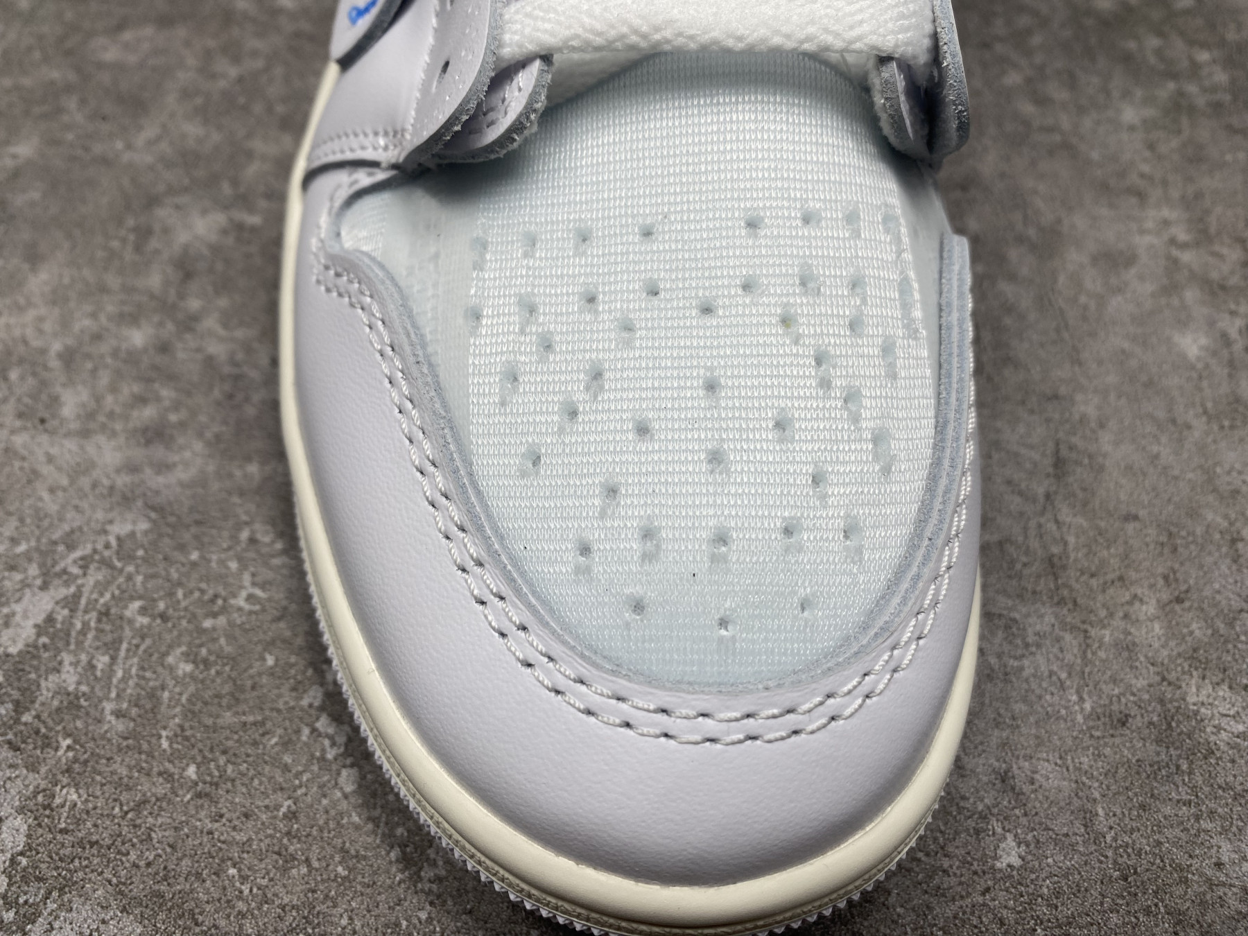 UA Air Jordan 1 High OG x Off-White