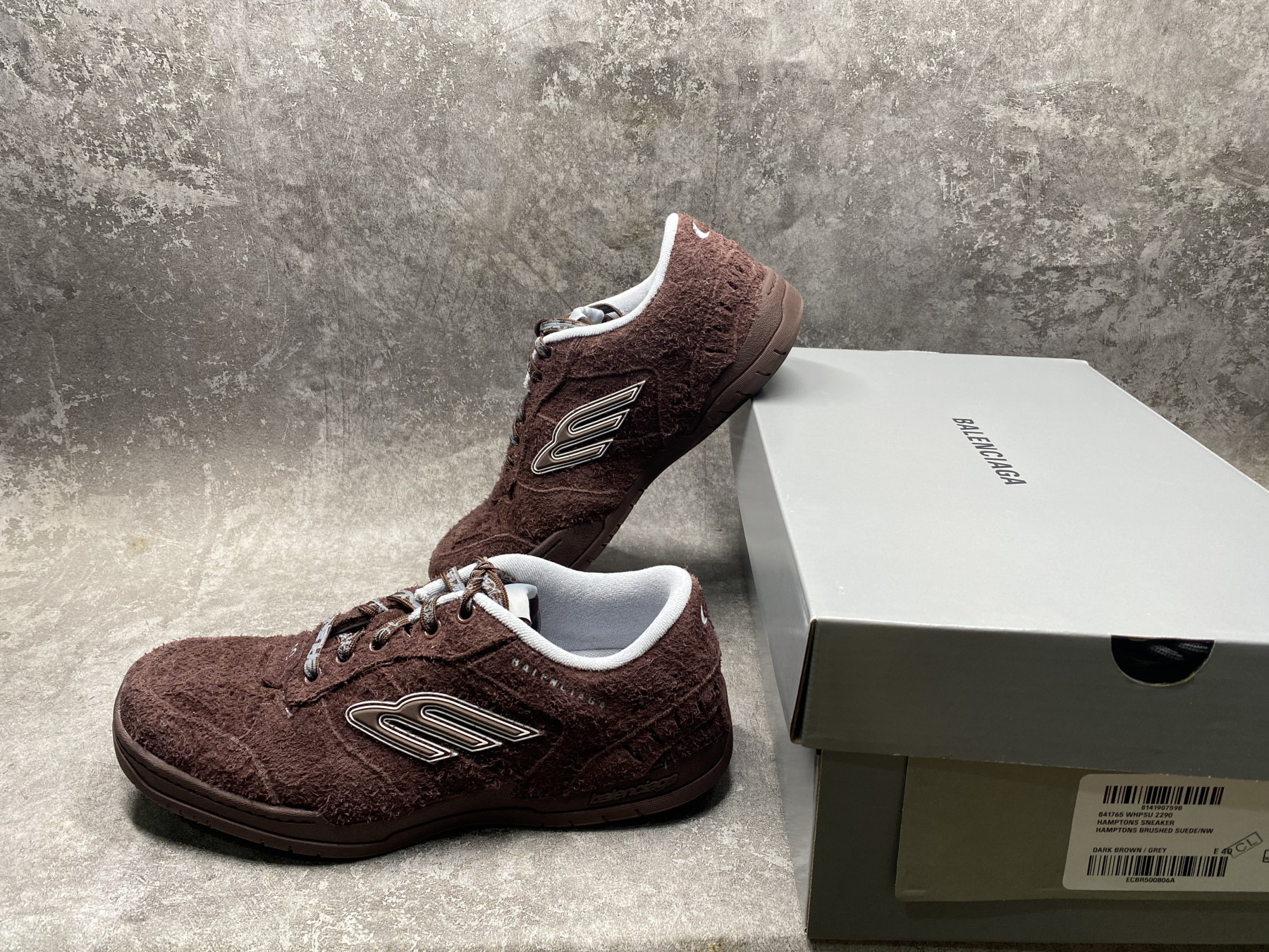 UA Balenciaga Hamptons Worn-out Sneaker (run one size large)