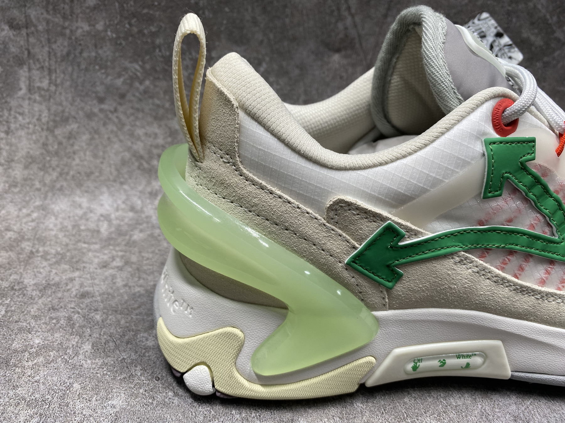 UA Off-White Odsy-2000 Sneaker