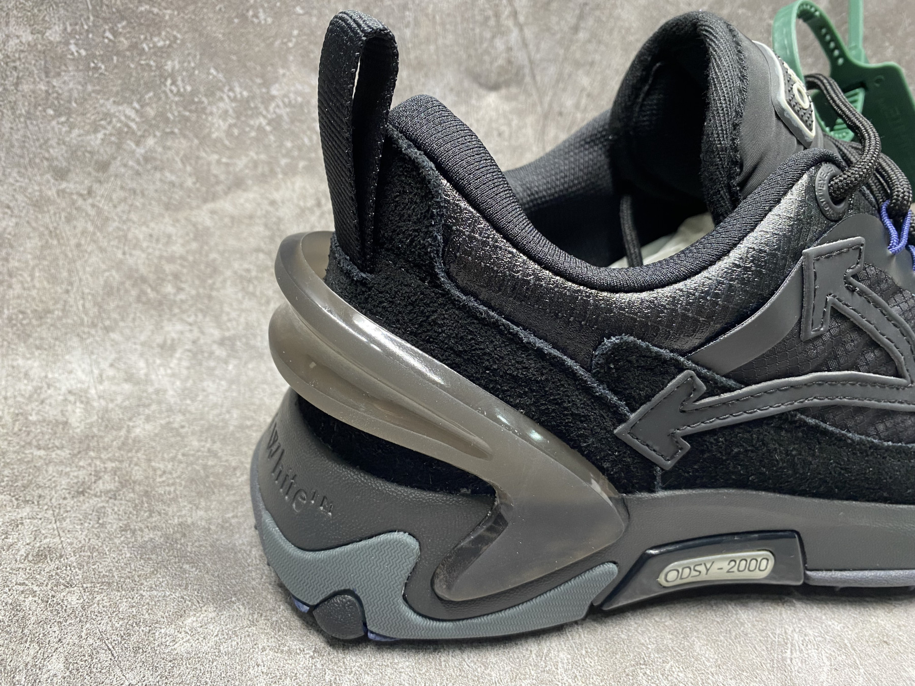UA Off-White Odsy-2000 Sneaker