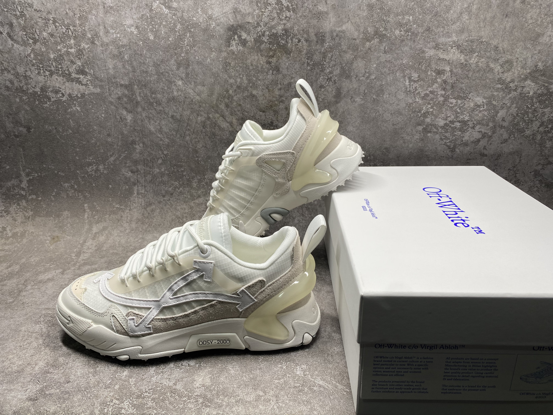 UA Off-White Odsy-2000 Sneaker
