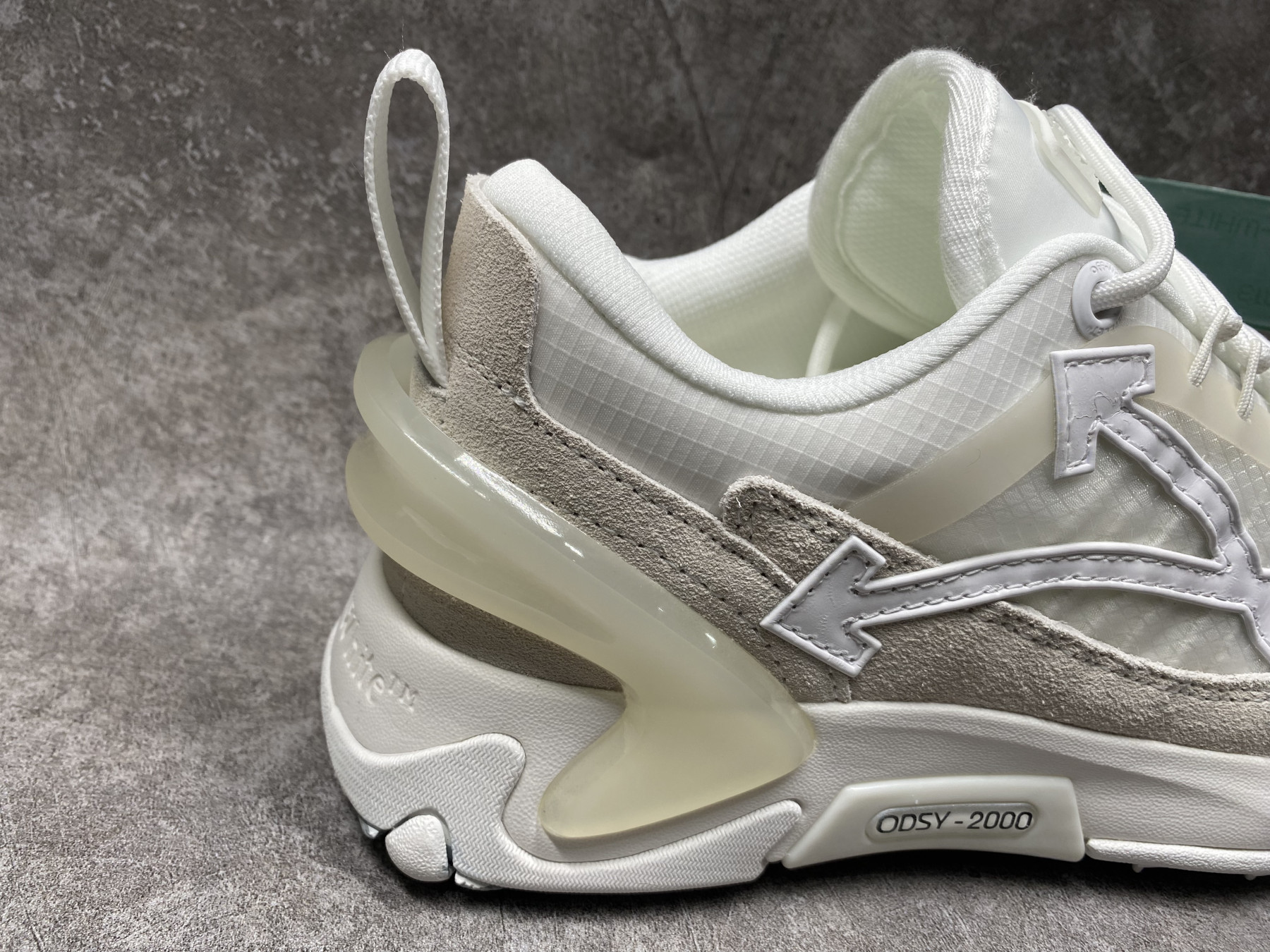 UA Off-White Odsy-2000 Sneaker