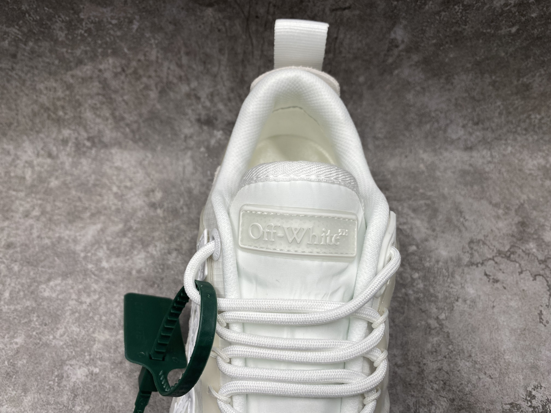 UA Off-White Odsy-2000 Sneaker