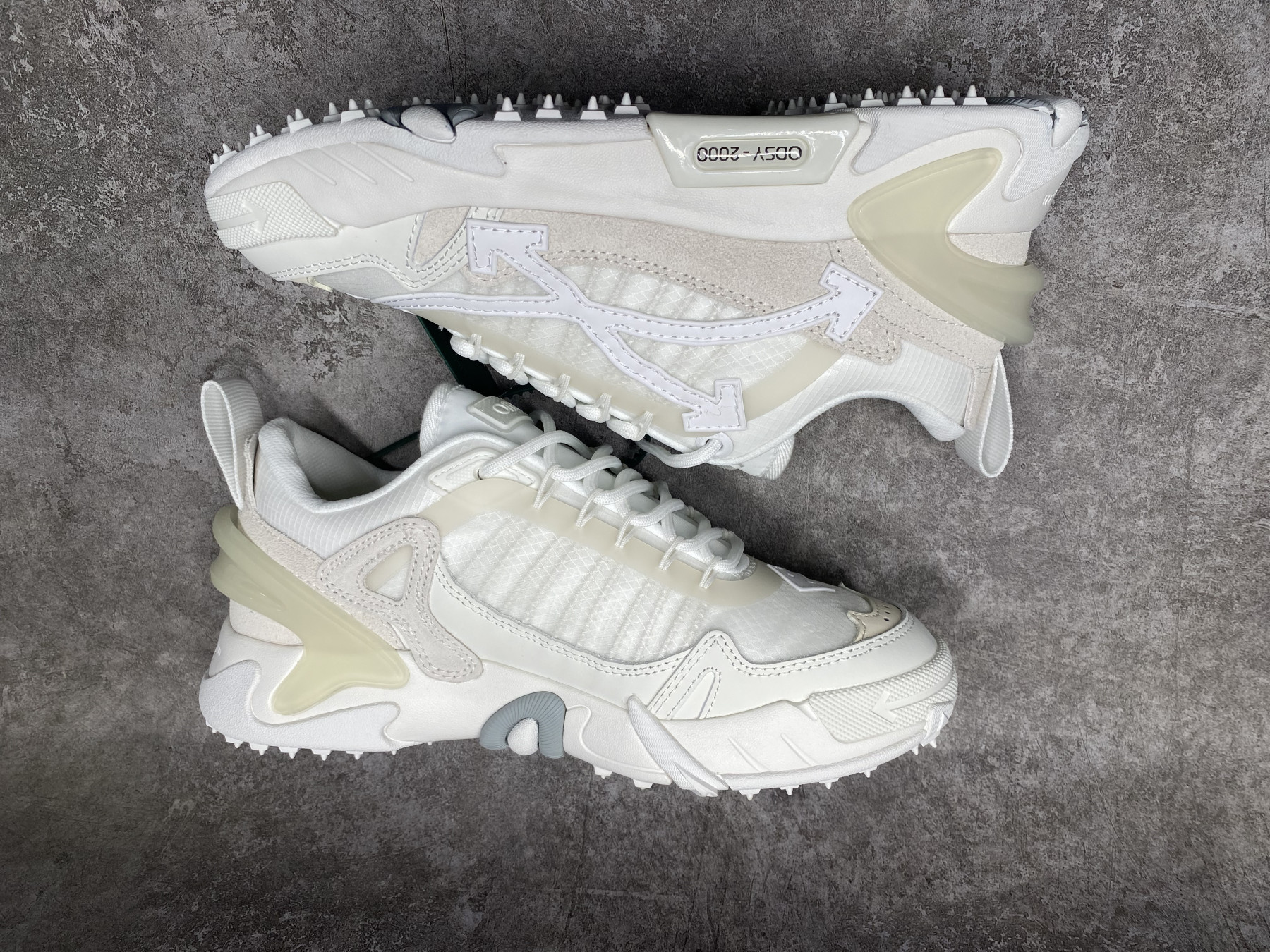 UA Off-White Odsy-2000 Sneaker