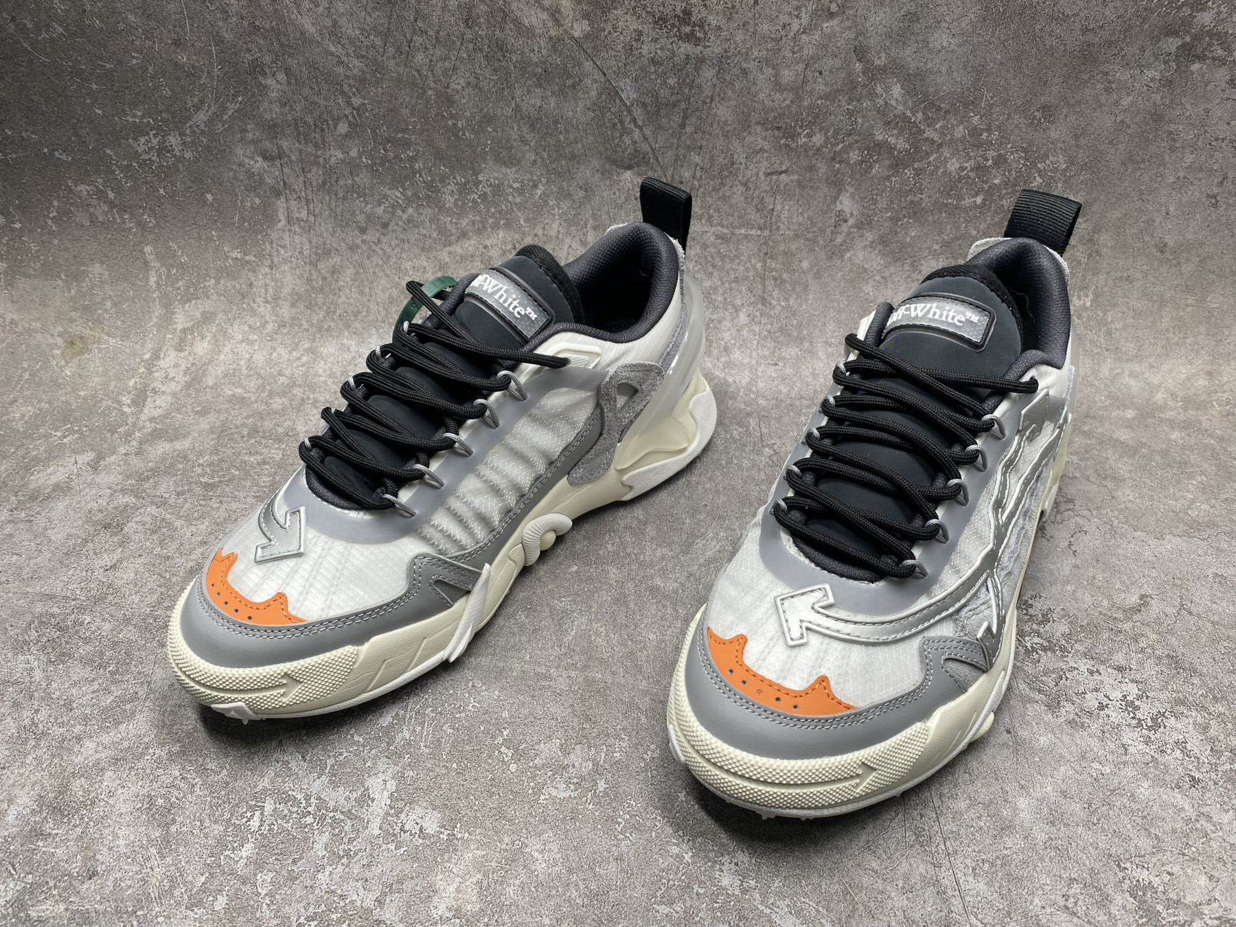 UA Off-White Odsy-2000 Sneaker