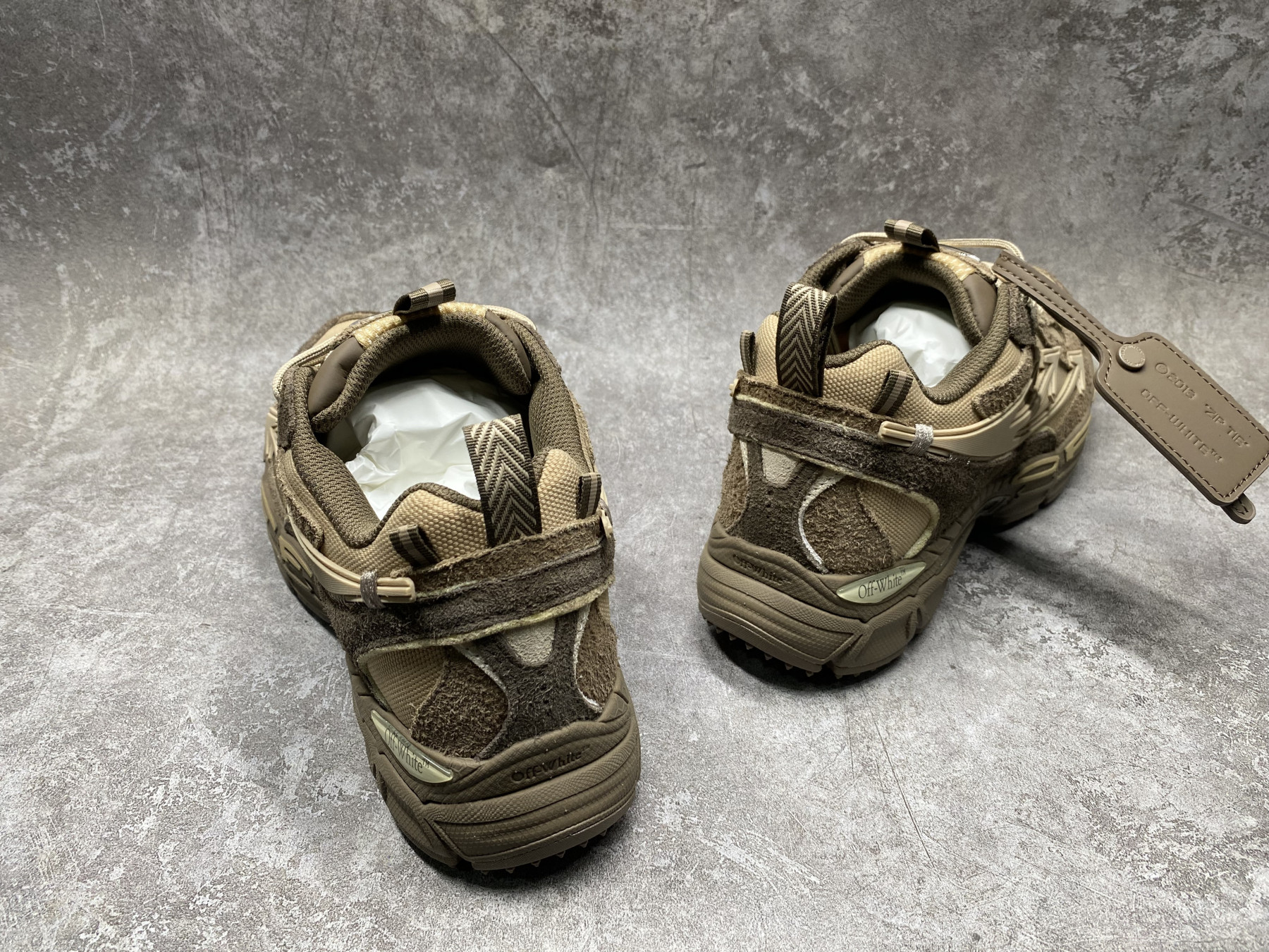 UA Off-White "BE RIGHT BACK"