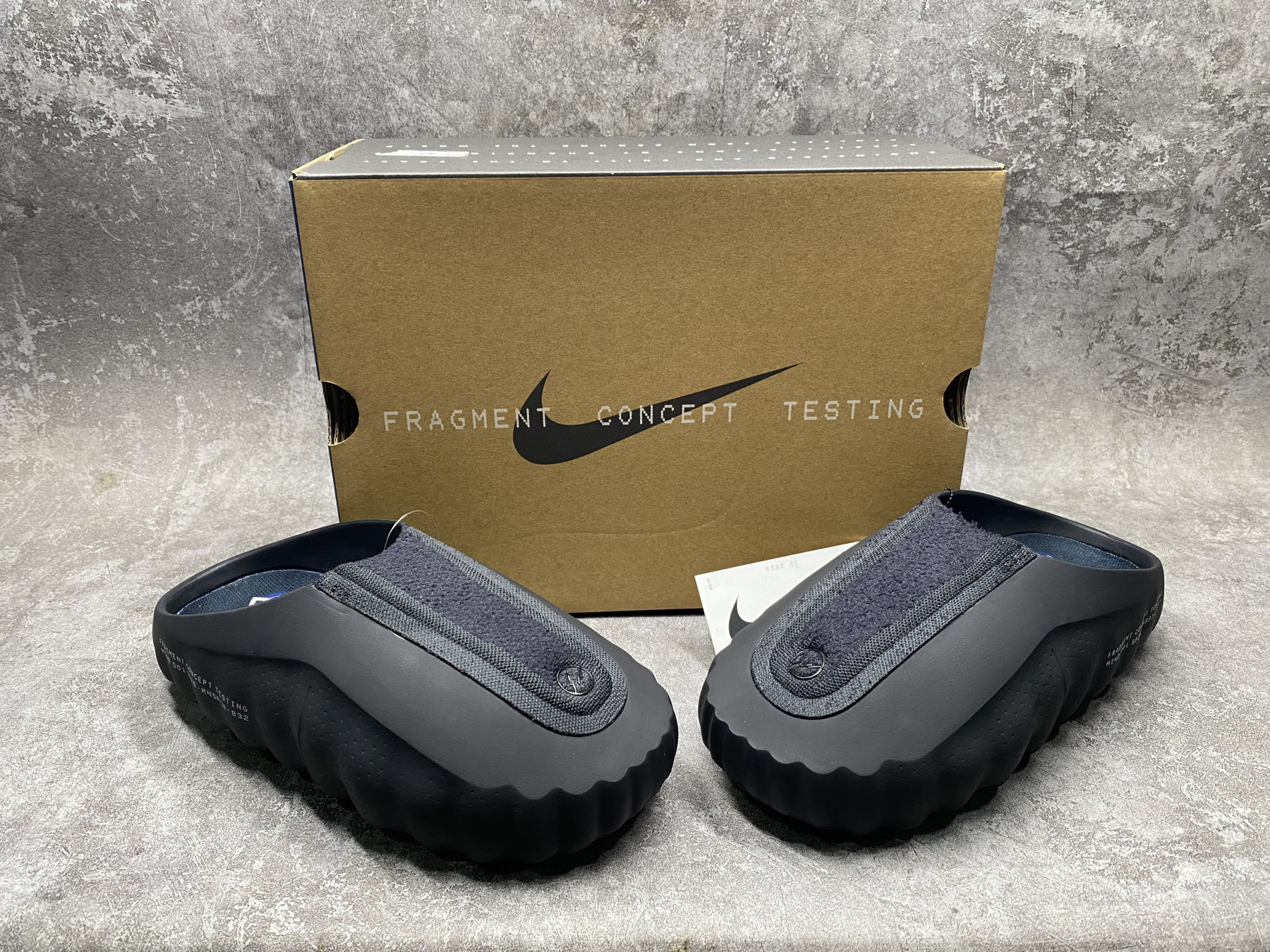 Nike Mind 001 Slide (Runs one size small)