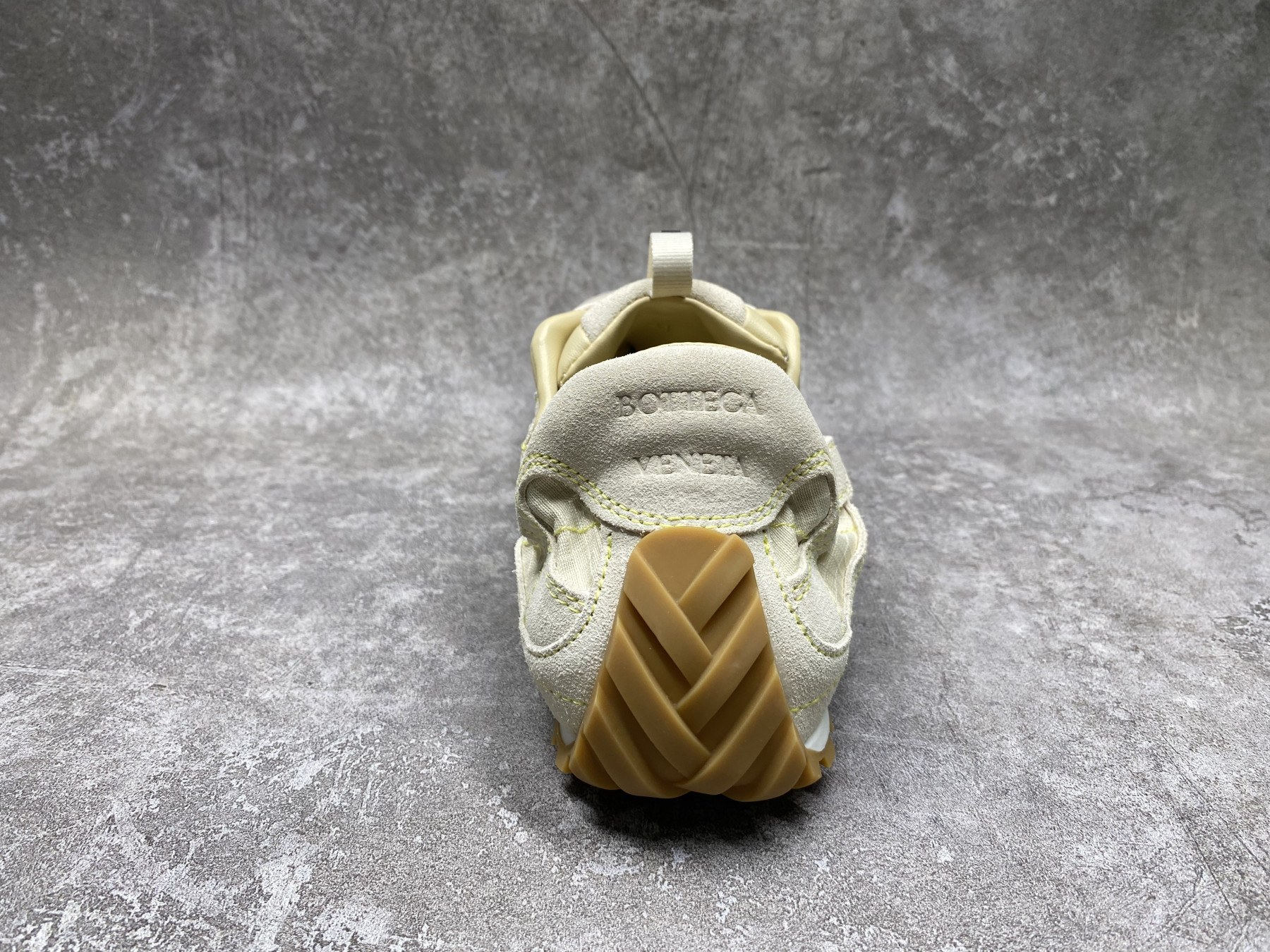 ua b0tt*ga Ven*ta orbit flash sneaker
