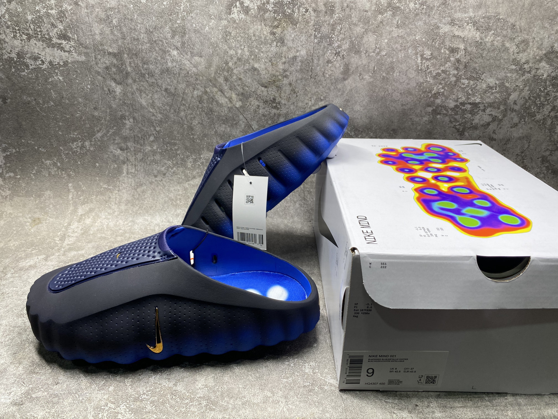 Nike Mind 001 Slide (Runs one size small)