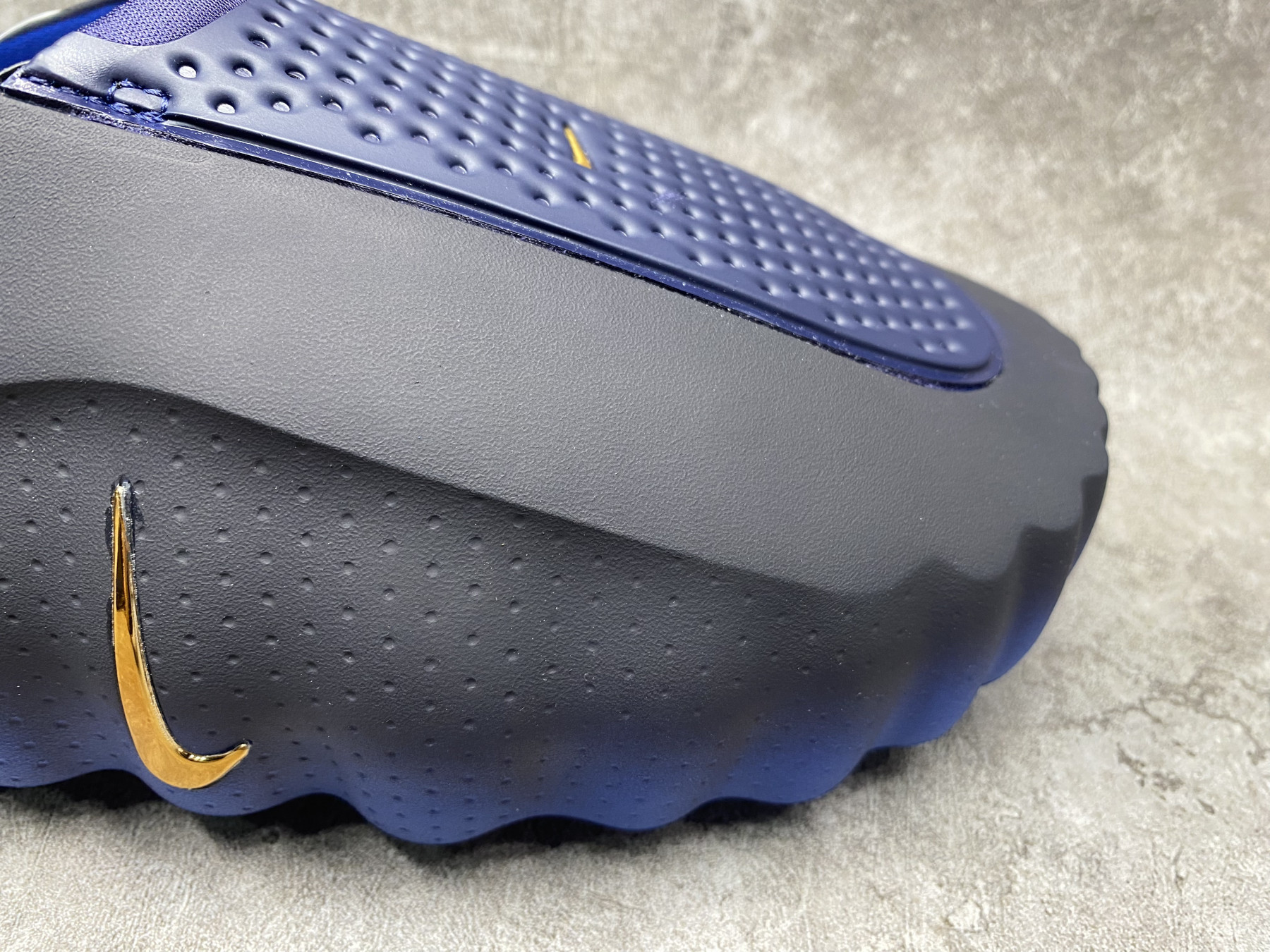 Nike Mind 001 Slide (Runs one size small)